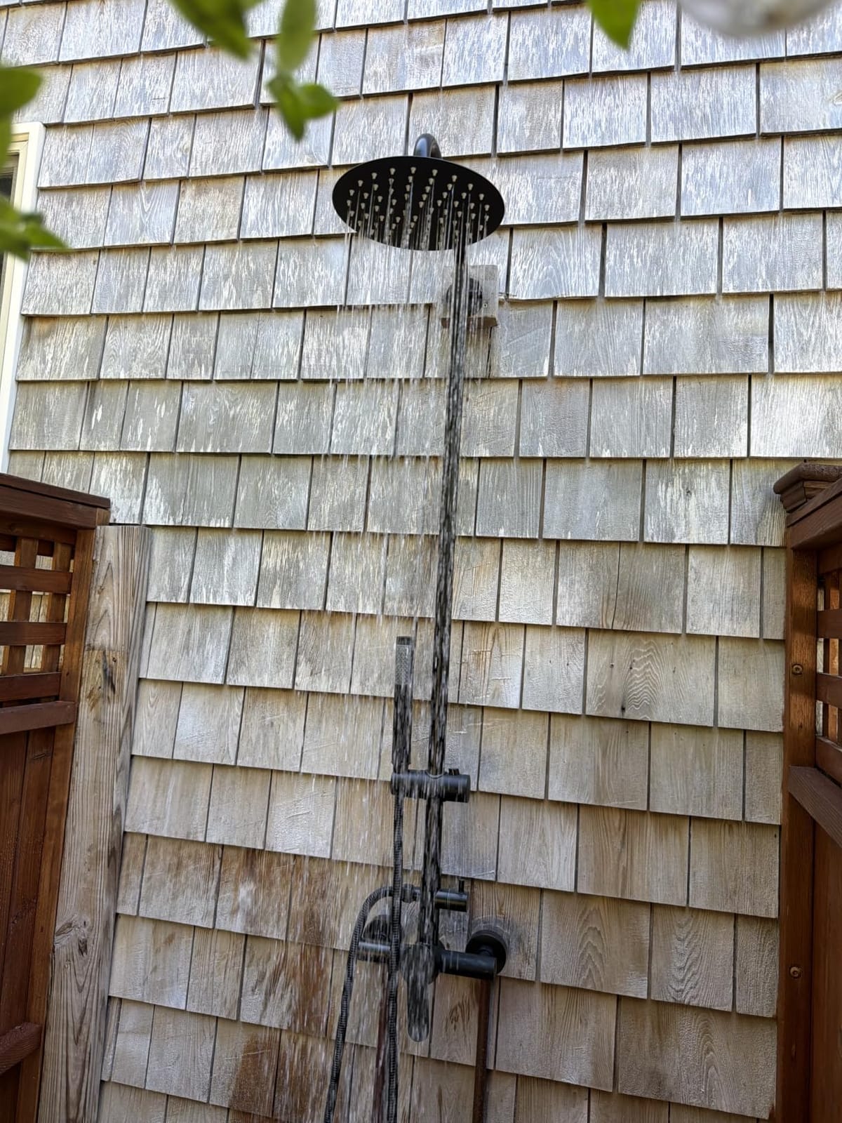 gotonovo Outdoor Shower Kit 304 Stainless Steel, Matte Black, 8 Inch customer photo 2
