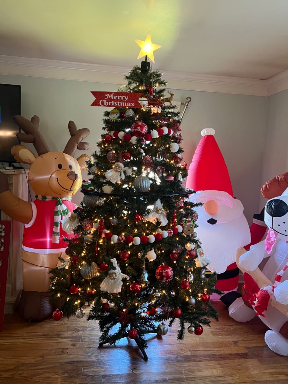 Mr. Christmas Santa’s Sleigh Animated Tree Topper with Banner,Red (8-Inch) customer photo 2
