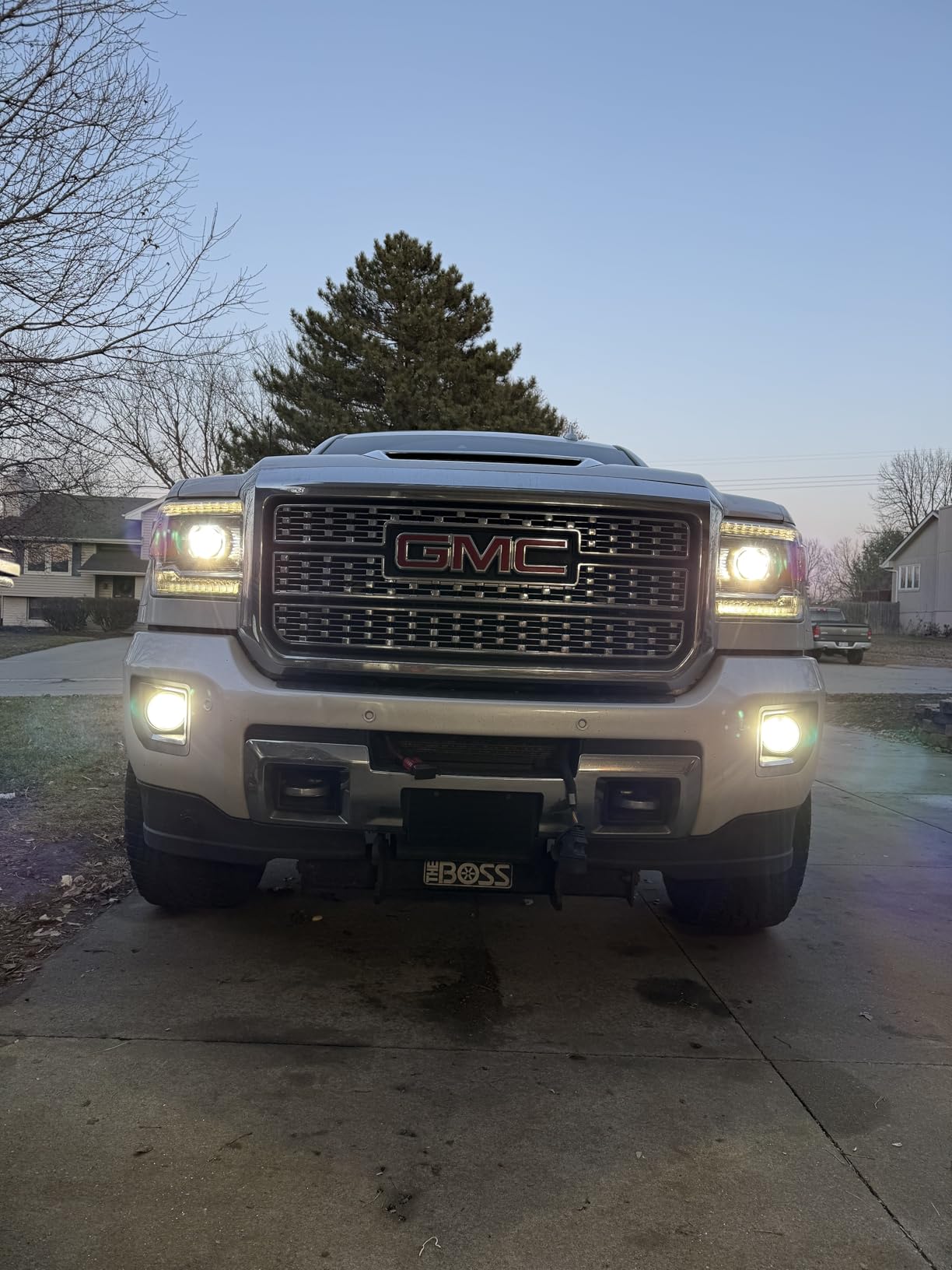 SEALIGHT 5201 5202 Led Fog Light Bulbs, 14,000 Lumens 600% High Bright Super Heat Dissipation PS19W PS24W Fog Lights Led, 6500K Cool White 50000HRS Lifespan 5202 Fog Light Bulb for Interior Lighting customer photo 1