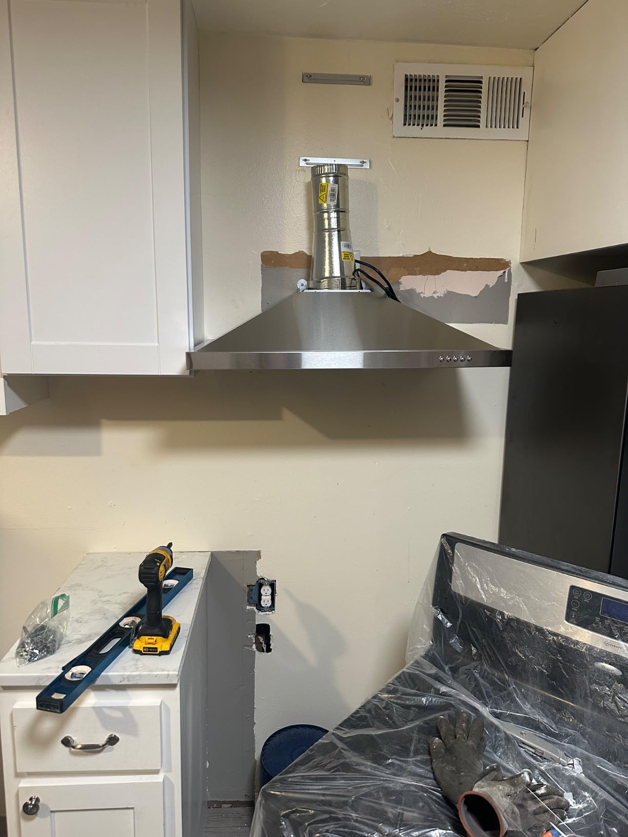 Tieasy Wall Mount Range Hood 30 inch with Ducted/Ductless Convertible Duct, Stainless Steel Chimney-Style Over Stove Vent Hood with LED Light, 3 Speed Exhaust Fan, 450 CFM customer photo 2