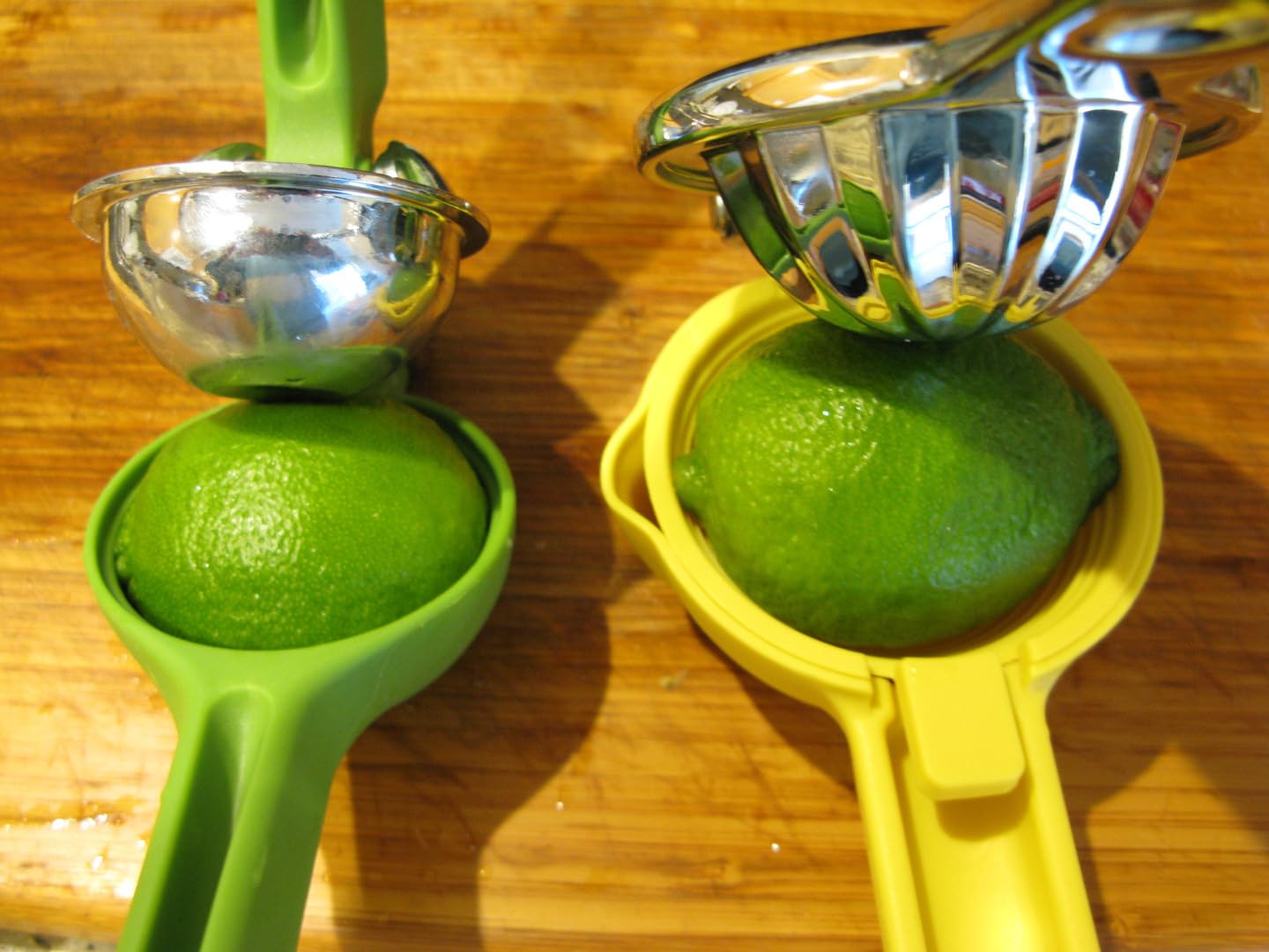 KitchenAid Citrus Juice Press Squeezer for Lemons and Limes with Seed Catcher and Pour Spout, Lemon, 8 Inch customer photo 2