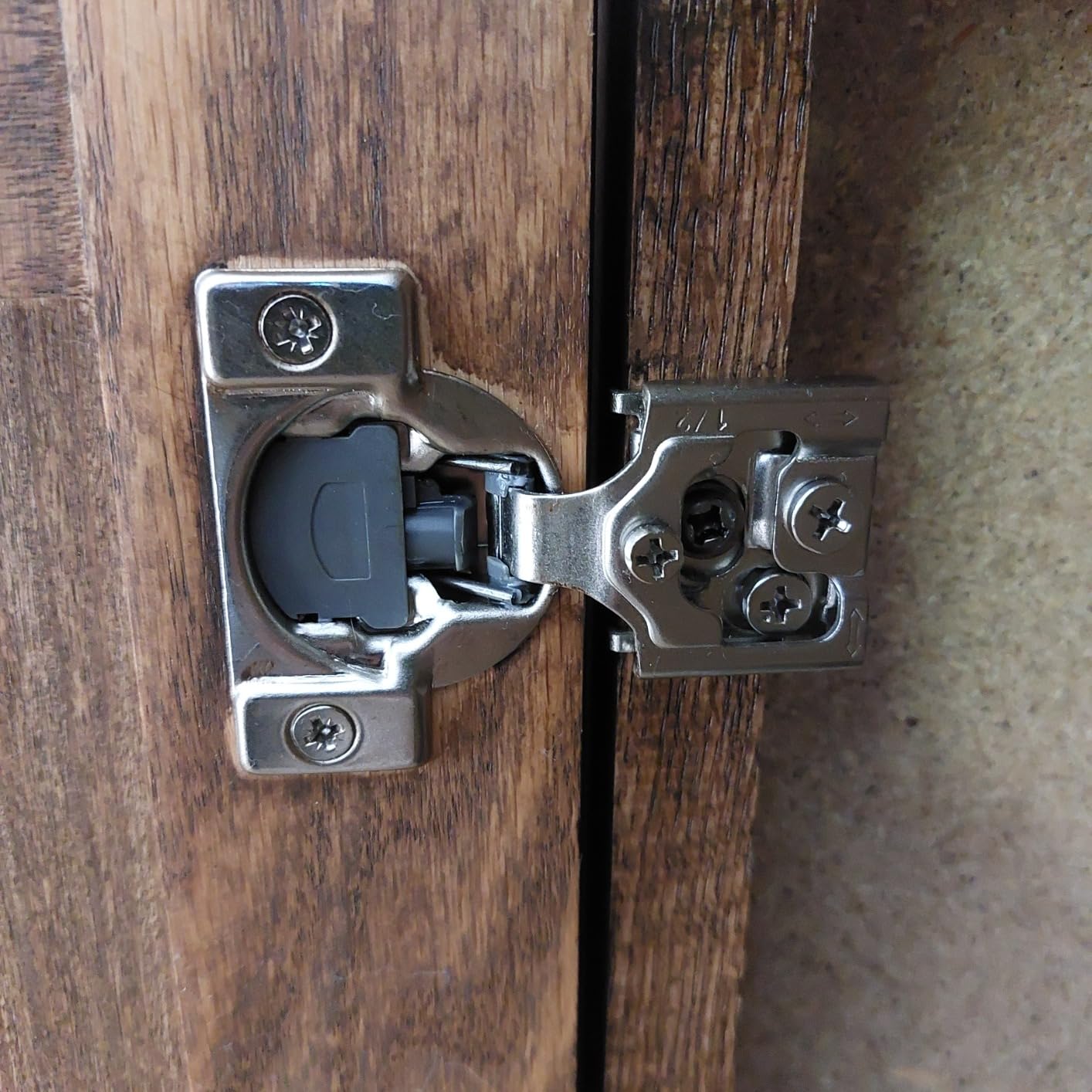 Soft Close Hinges for Kitchen Cabinet Hinges, 1/2 Inch Overlay, 10 Pack customer photo 1