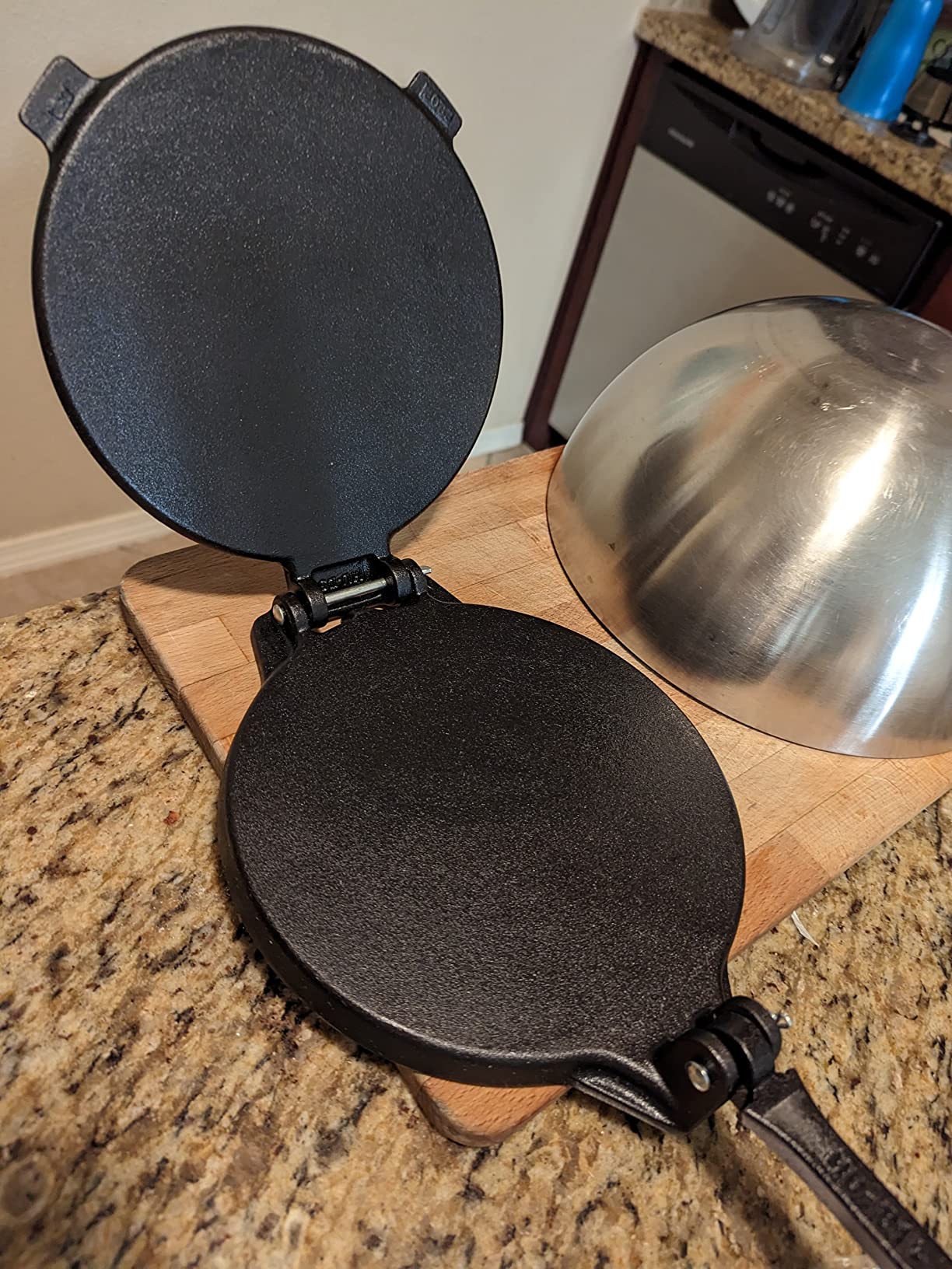 Victoria 8-Inch Cast Iron Tortilla Press HD Spherrous Iron customer photo 2