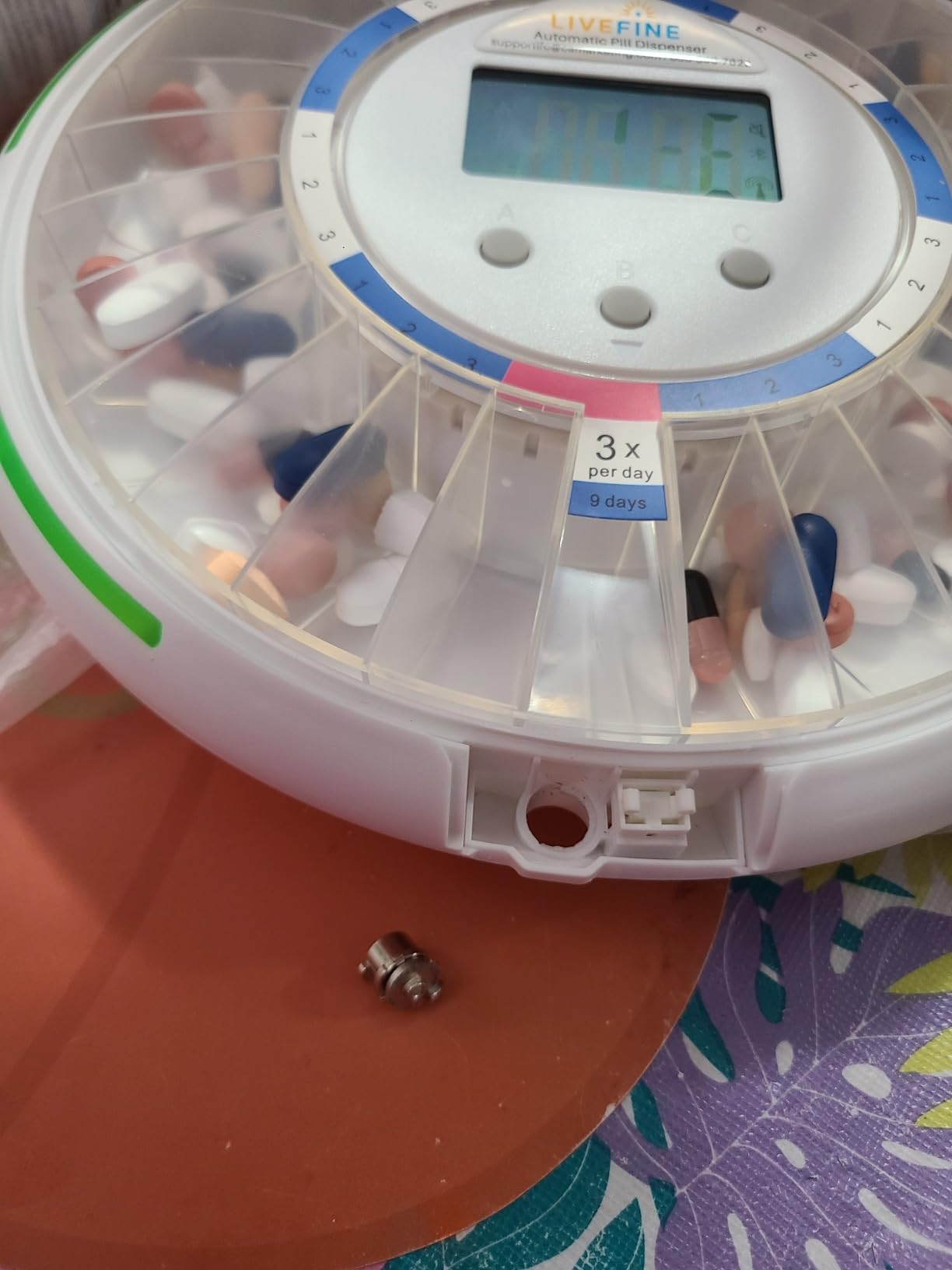 LiveFine Automatic Pill Dispenser for Elderly, 28-Day Supply, Locking Lid customer photo 2