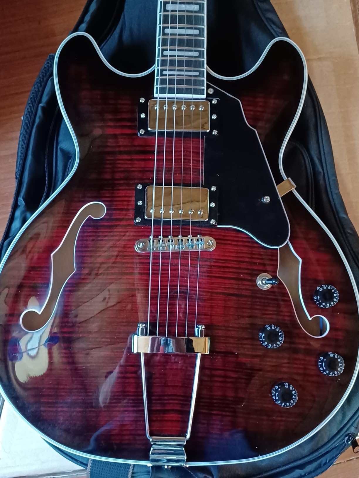 GROTE Jazz Electric Guitar Semi-Hollow Body Trapeze Tailpiece Bridge Guitar Gig Bag (RED) customer photo 2