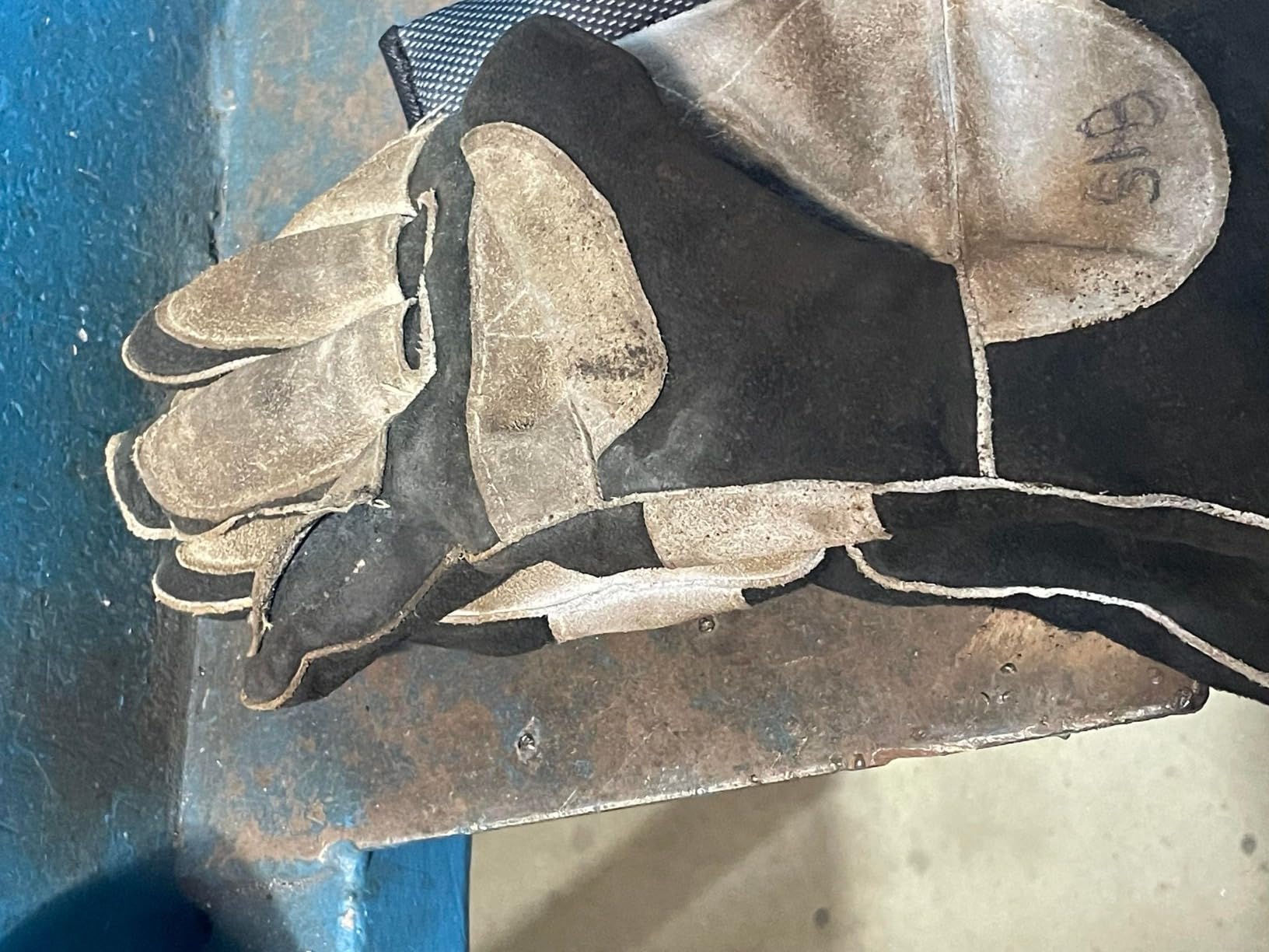 YESWELDER 16 Inches 932℉ Leather Forge MIG Welding Gloves customer photo 2