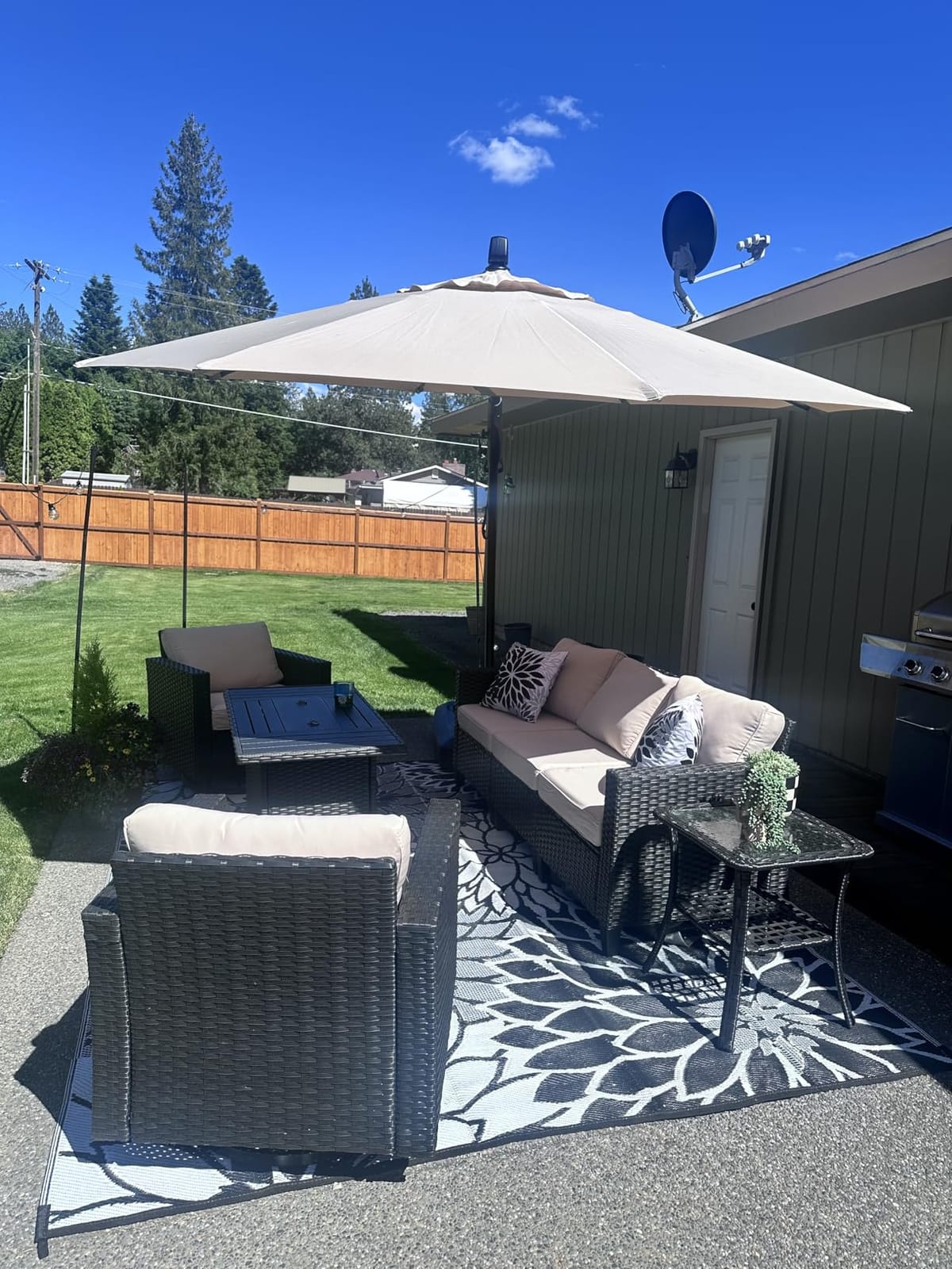 Grand patio 11FT Cantilever Round Umbrella with Base, Champagne customer photo 1
