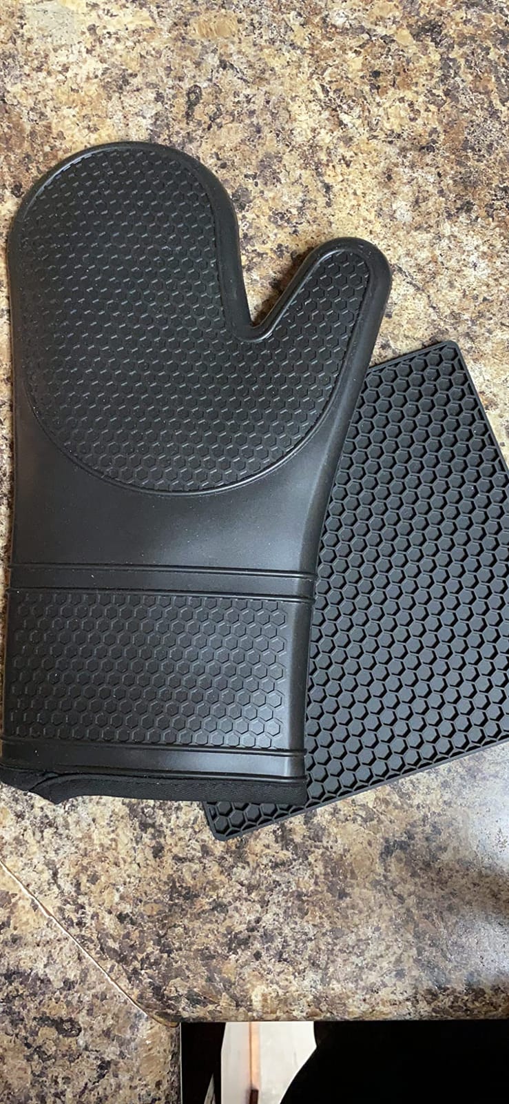 GORILLA GRIP BPA-Free Silicone Oven Mitts and Pot Holders Set, Black | Heat Resistant Waterproof Cooking Gloves, Thick Cotton Lining, Flexible Gripping for Baking Grilling, Kitchen Mitt and Trivet customer photo 1