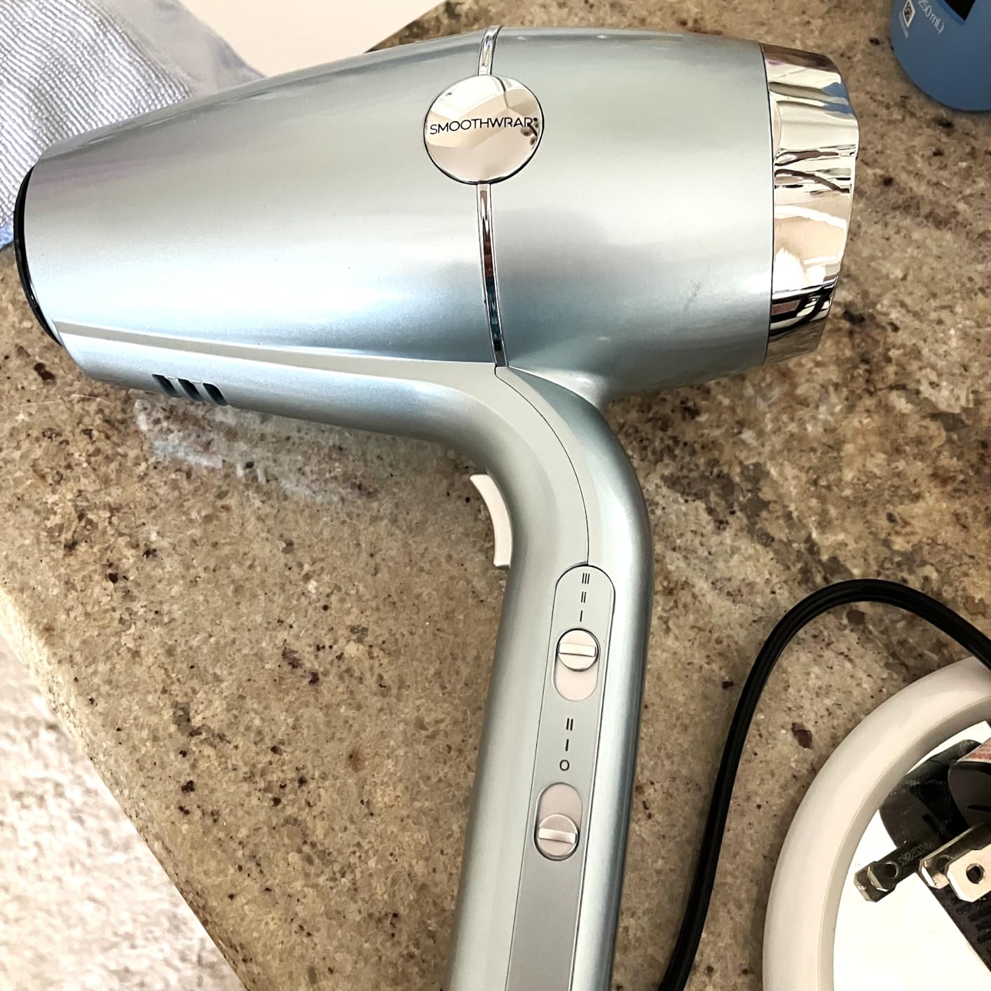 Conair SmoothWrap Ionic Hair Dryer, Diffuser & Concentrator, 1875W, Mint customer photo 2
