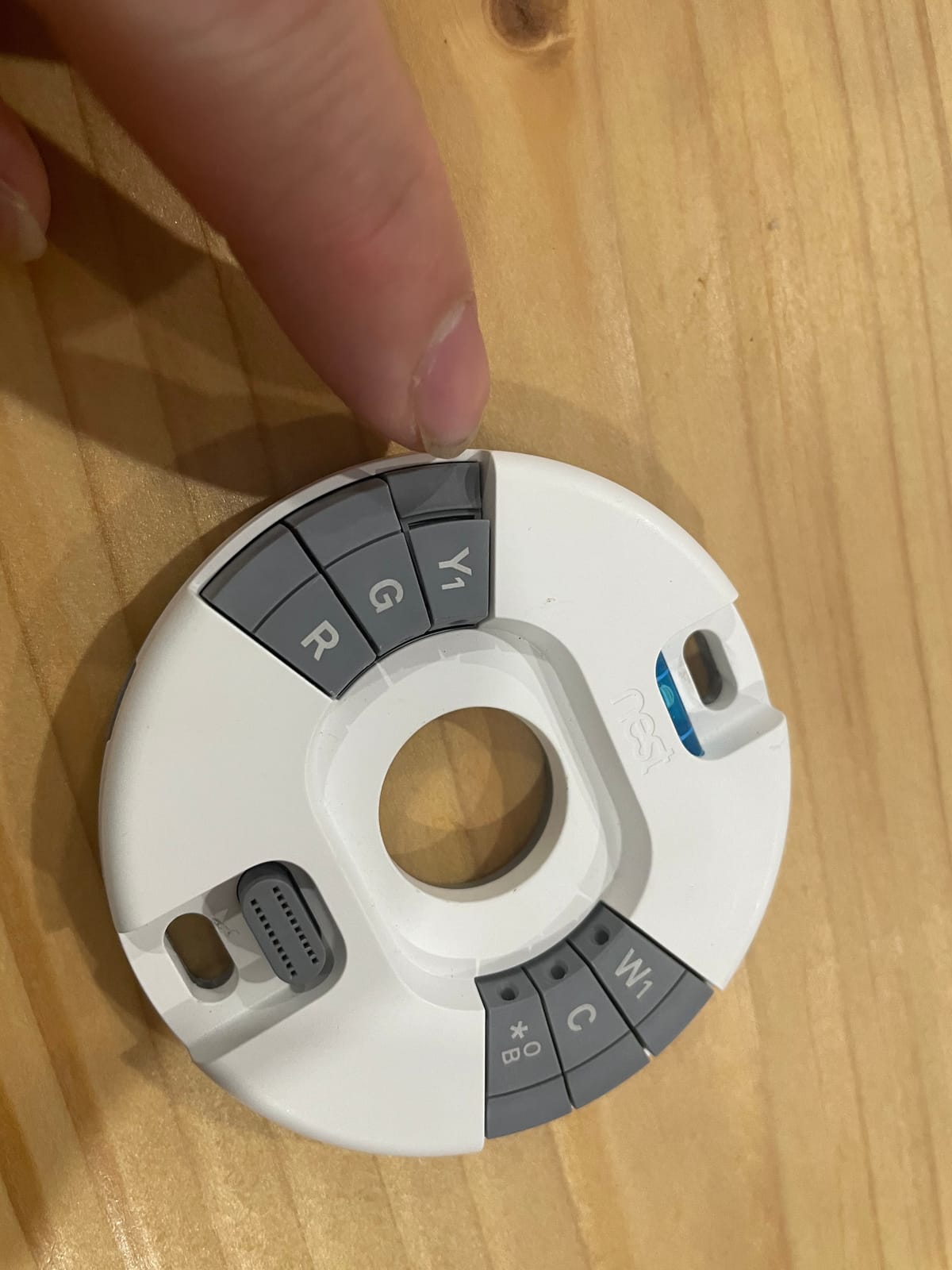 Google Nest Thermostat E - Smart Thermostat + Google Nest Temperature Sensor Bundle - White customer photo 1