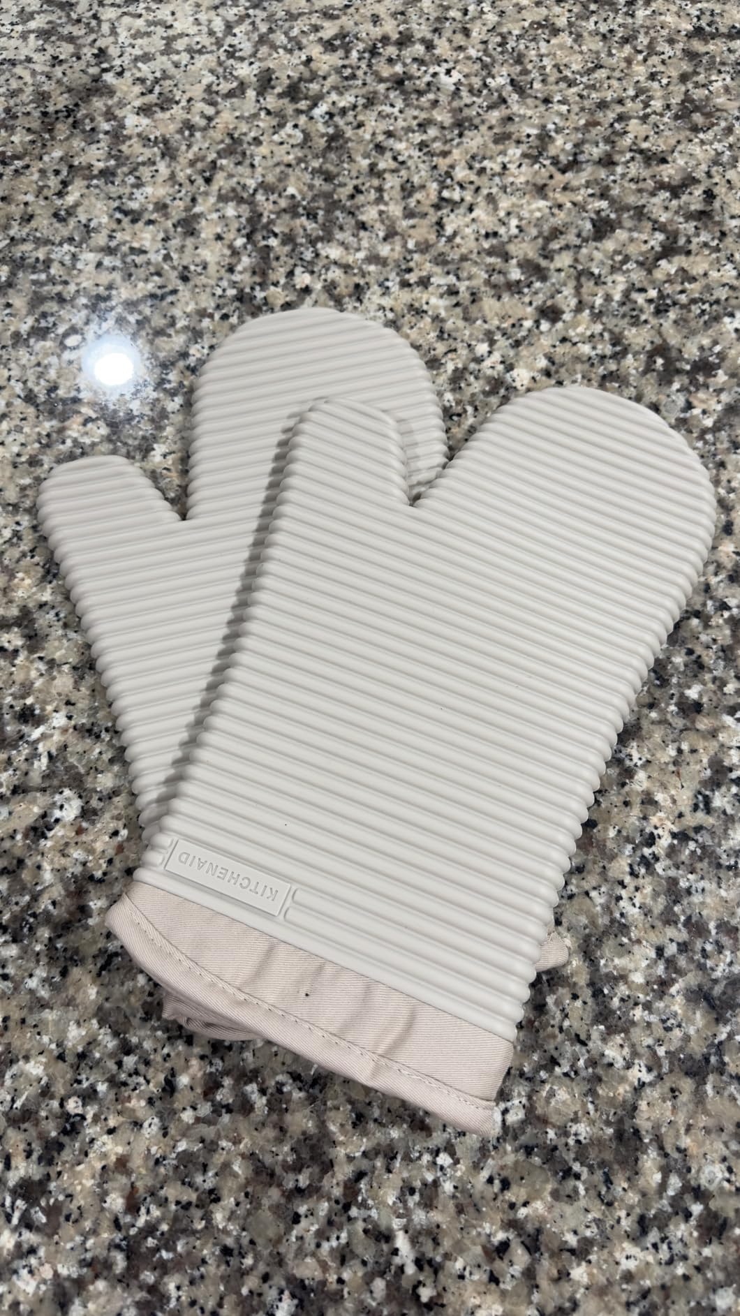 KITCHENAID Ribbed Soft Silicone Oven Mitt 2-Pack Set, 7.5