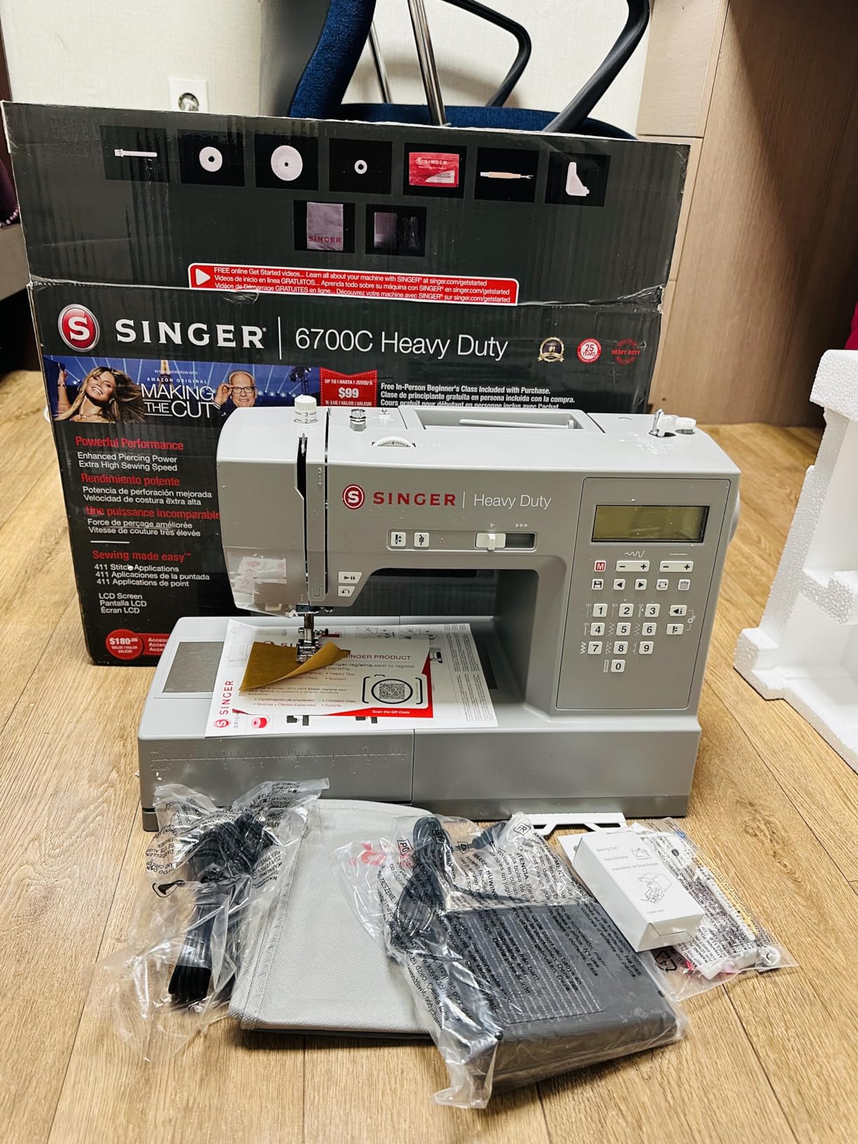 SINGER® 6700C Heavy Duty Computerized Machine with Accessory Kit customer photo 2