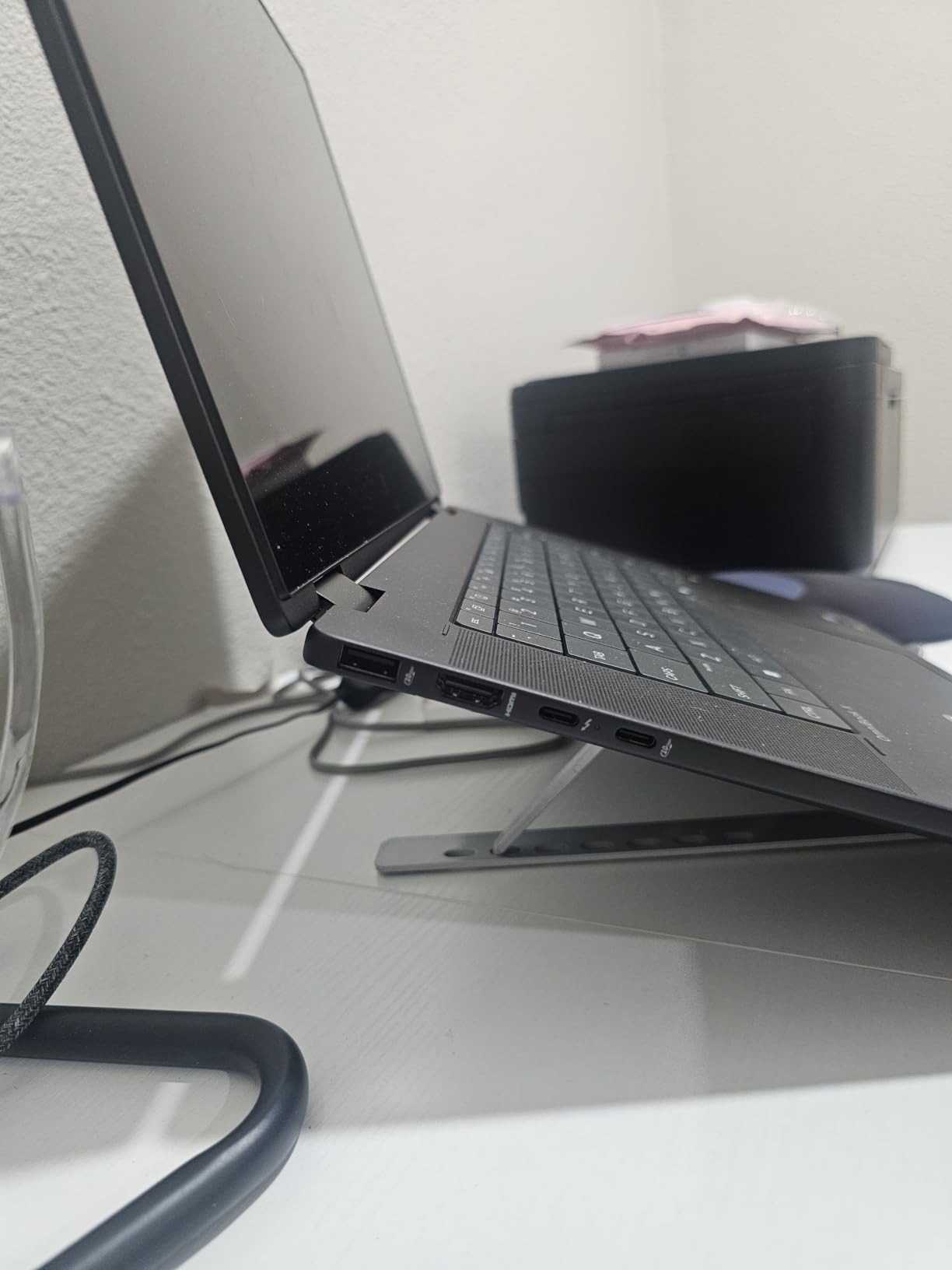 Leeboom Laptop Stand for Desk, Adjustable Foldable Aluminum Riser, Silver customer photo 1