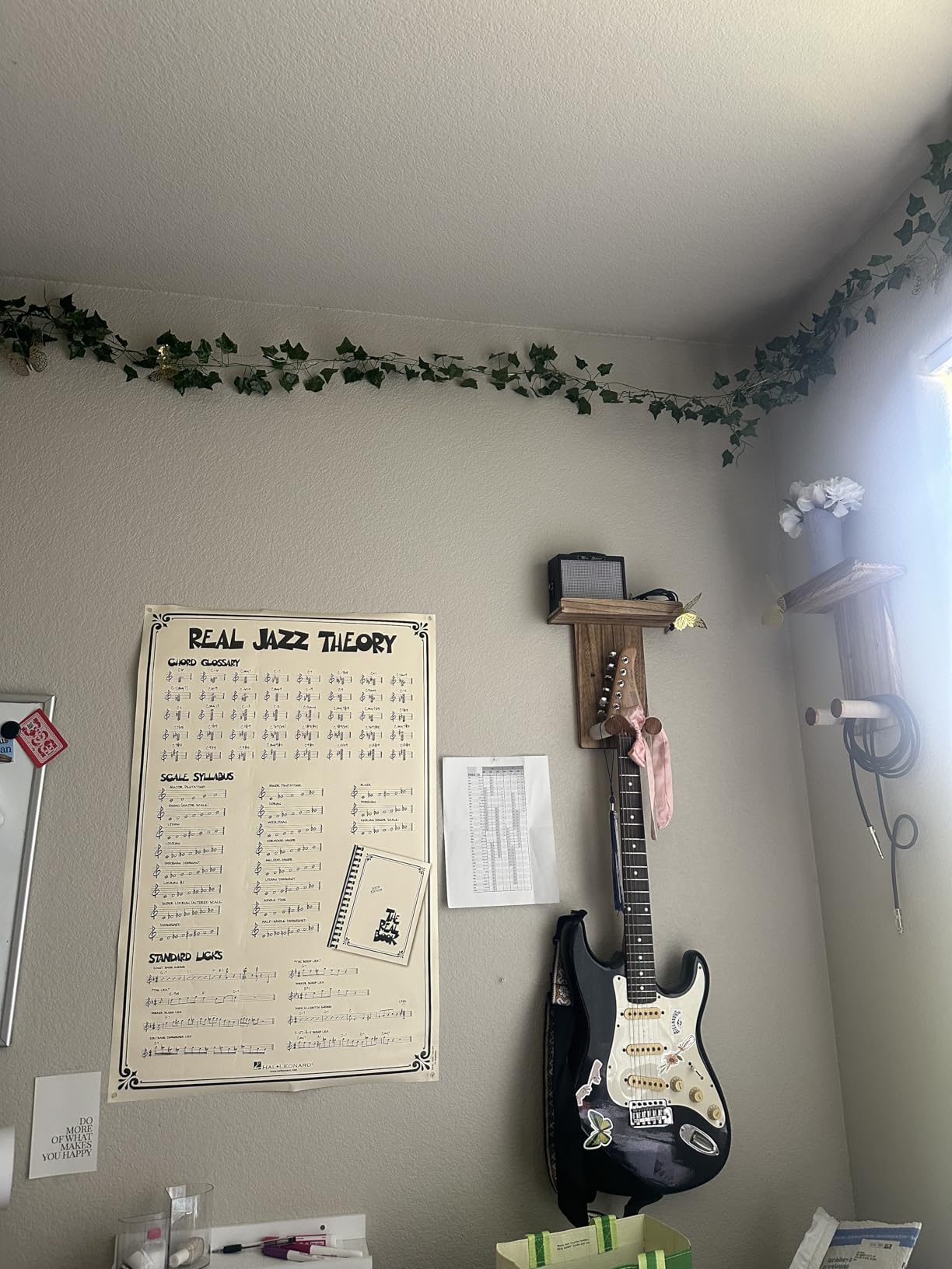 Keebofly Guitar Wall Mount Hanger with Shelf & Pick Holder, 2 Pack customer photo 1