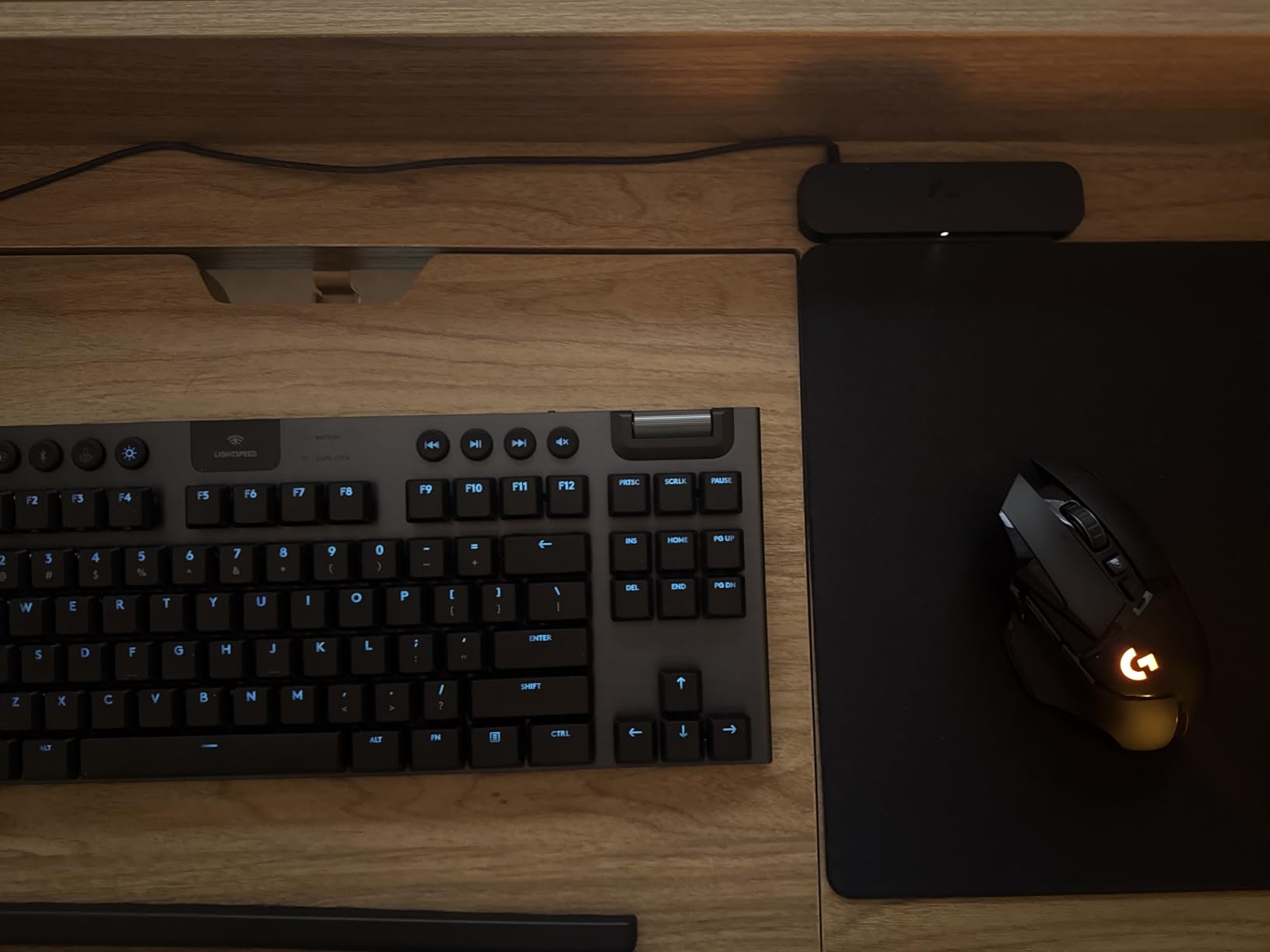 Logitech G915 TKL Tenkeyless Lightspeed Wireless RGB Mechanical Gaming Keyboard, Low Profile Switch Options, LIGHTSYNC RGB, Advanced Wireless and Bluetooth Support - Tactile (Renewed) customer photo 1