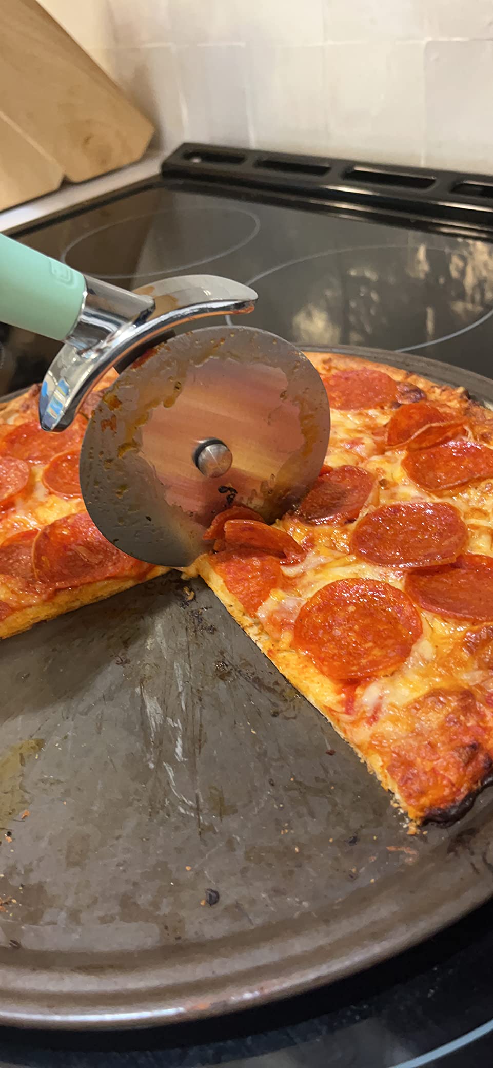 GORILLA GRIP Patented Stainless Steel Large Pizza Cutter Wheel, Black customer photo 1