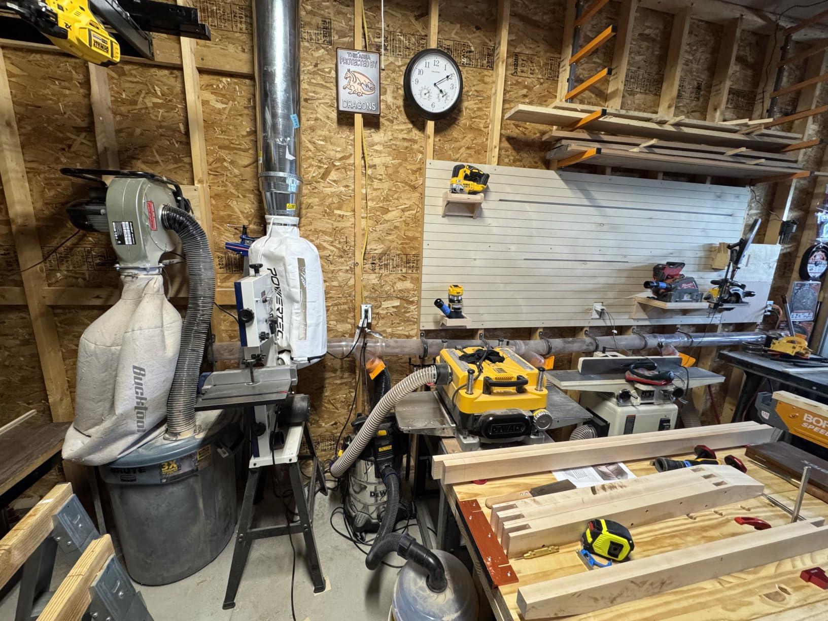 BUCKTOOL 1HP 6.5AMP Wall-mount Dust Collector with Remote Control and 2-micron Dust Filter Bag 550CFM Air Flow DC30A-1 customer photo 1
