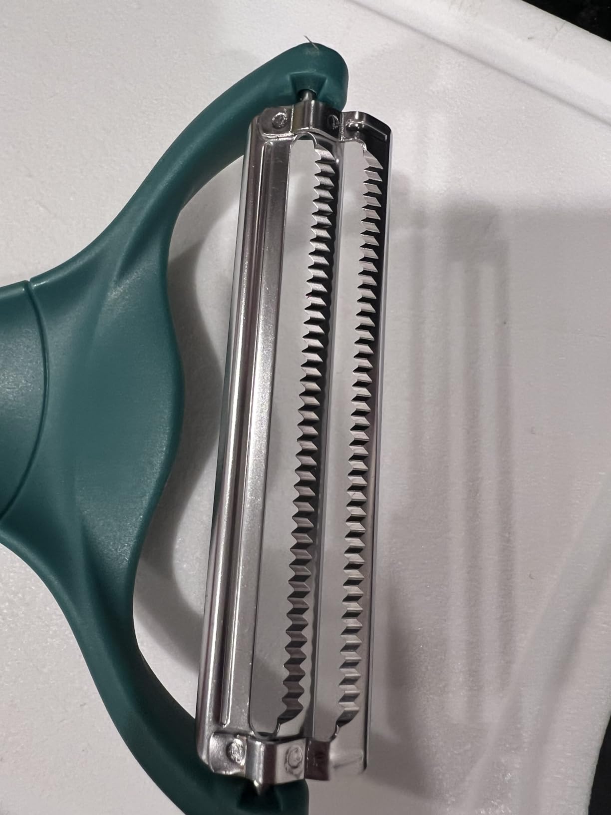 Nonoji MAX Cabbage Peeler and Shredder with Non-Slip Handle, Julienne, 2 Sharp Blades for Vegetable Peeling, Kitchen, Dark Green customer photo 2