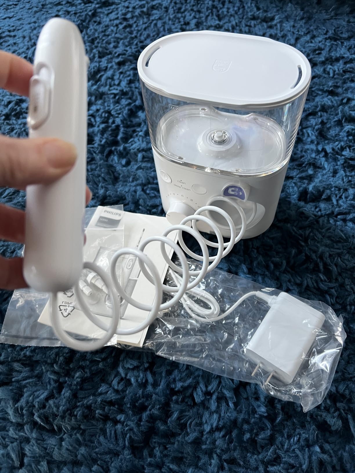 Philips Sonicare Countertop Power Flosser 5000, 2 Nozzles, White customer photo 1