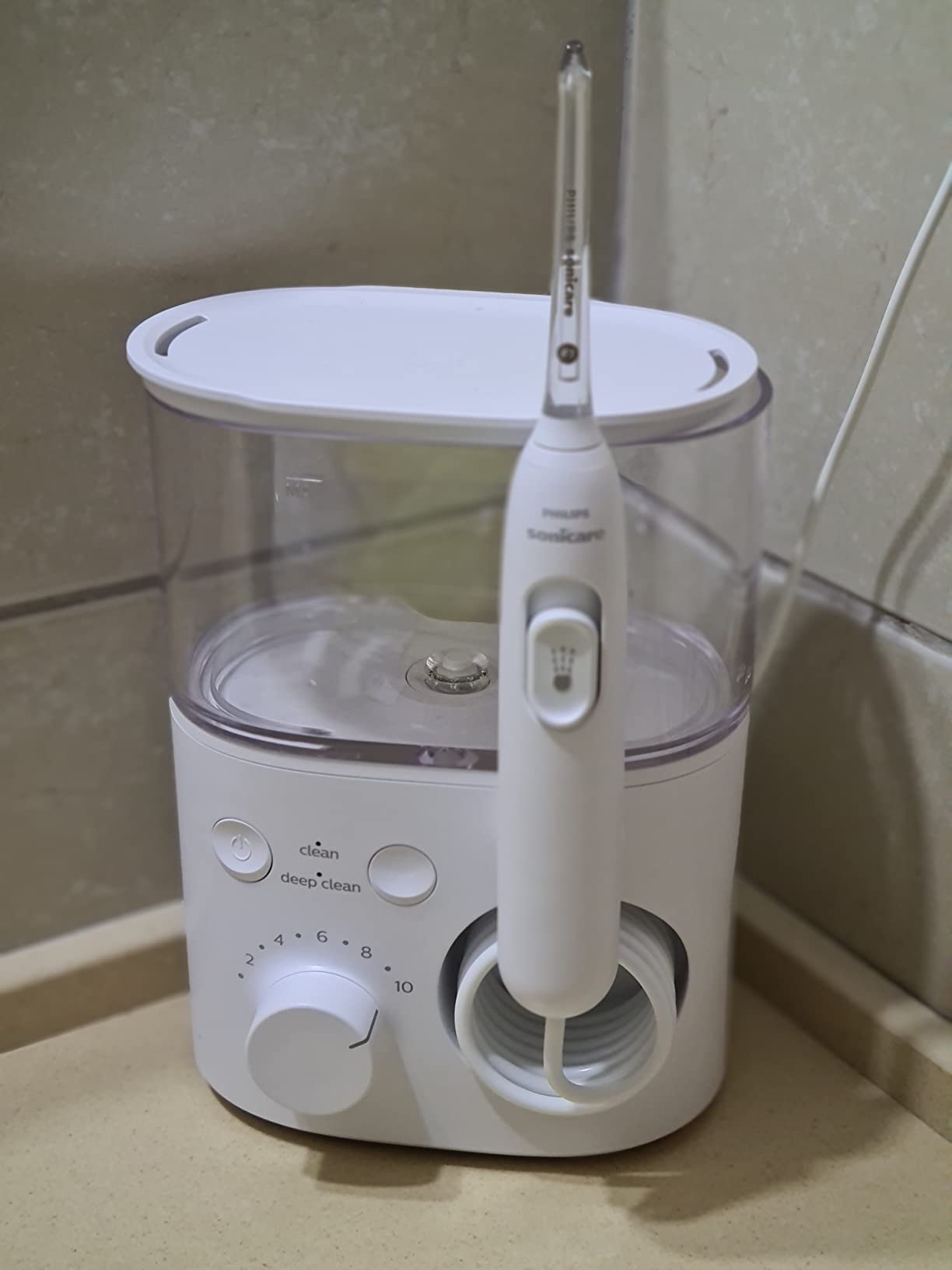 Philips Sonicare Countertop Power Flosser 5000, 2 Nozzles, White customer photo 2