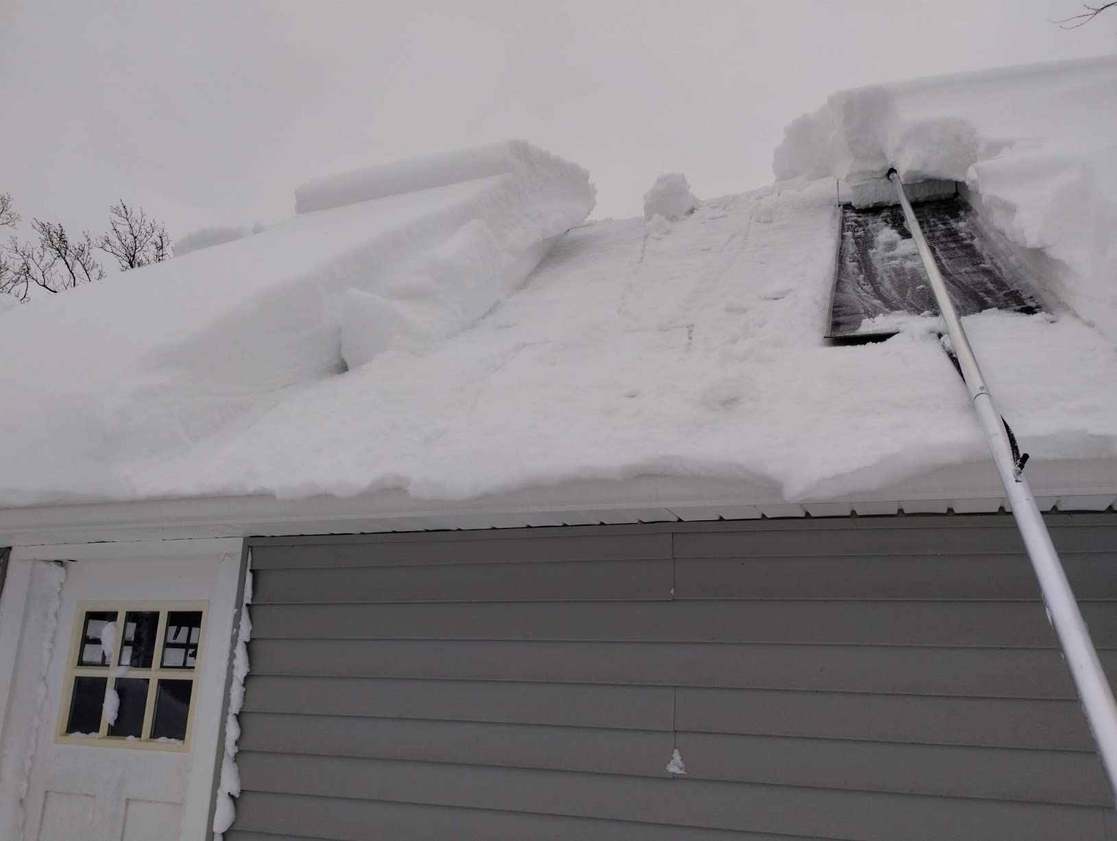 ROOF-RAZOR Roof Rake for Snow Removal | Safe-FAST-Easy Rooftop Tool | 25ft Handle | Wide 24in Cutting Head | Rugged Anti-Rip Snow Slide | MinnSNOWta Snow Rakes for House customer photo 1