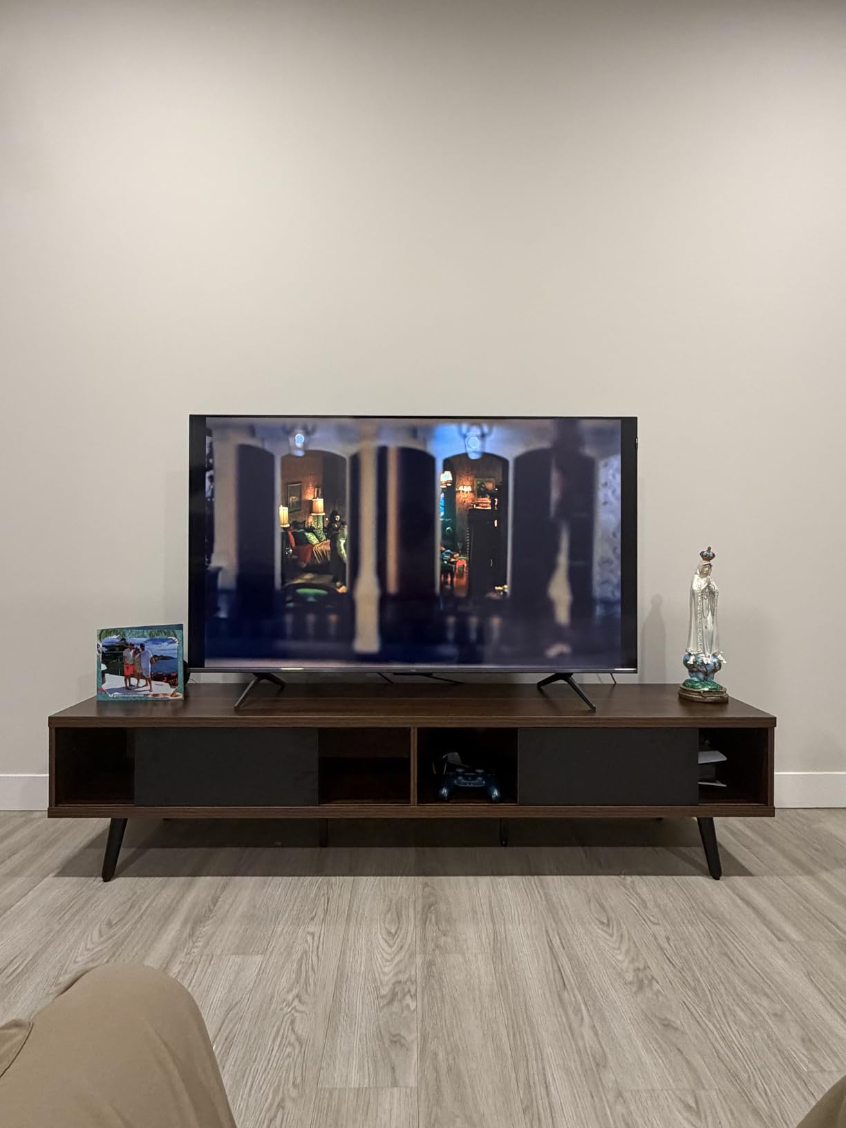 Bestier 70 Inch Mid Century Modern TV Stand for 75 Inch TVs, Low Profile Entertainment Center With Storage, Cord Management for Living Room, Gray Wash customer photo 1