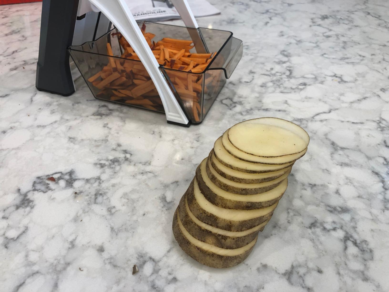 DASH Safe Slice Mandoline for Vegetables, Meal Prep & More with 30+ Presets & Thickness Adjuster, Midnight Navy customer photo 1