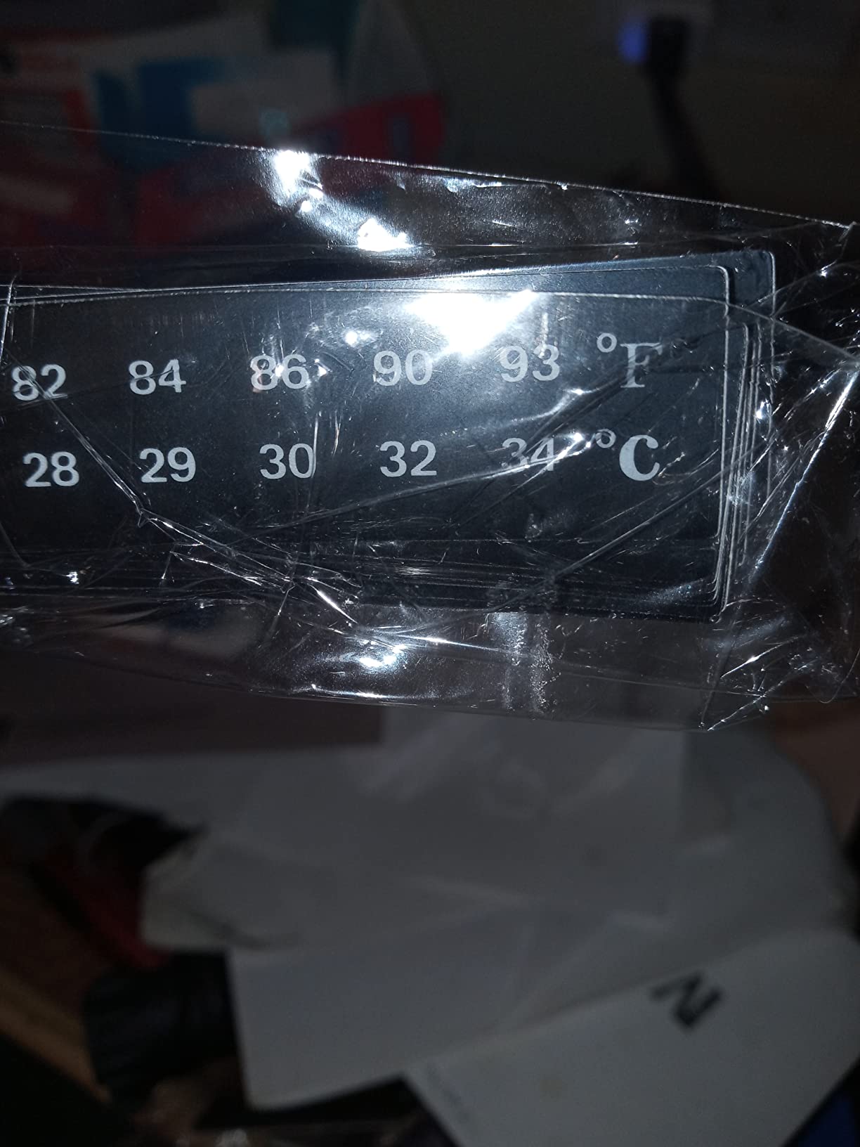 Zonon 12 Pcs Stick on Thermometer Strips Horizontal Thermometer Stickers Digital Temperature Display for Fermenting, Brewing, Wine, Beer, 64-93 Fahrenheit/ 18-34 Centigrade customer photo 1