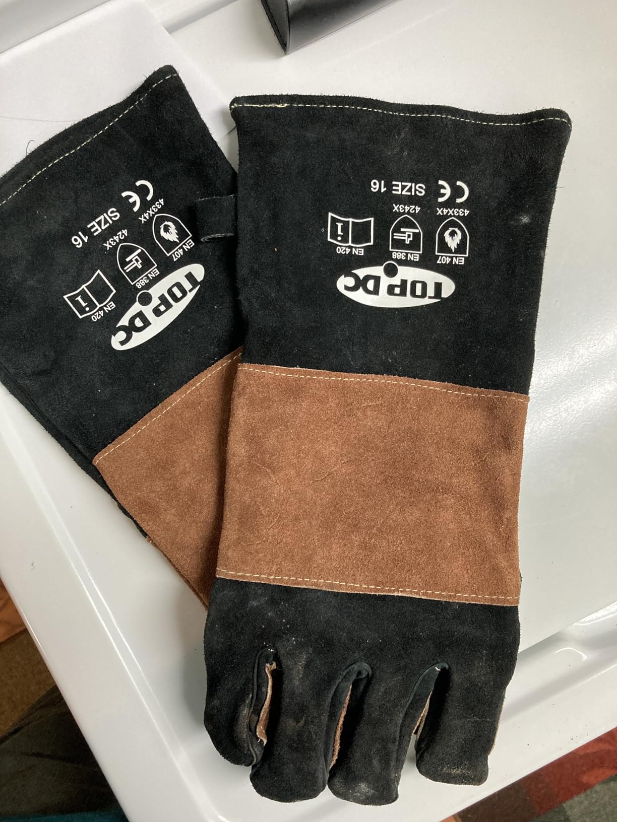 TOPDC Welding Gloves 16-Inch 932°F Heat Resistant Leather for MIG, Stick customer photo 2