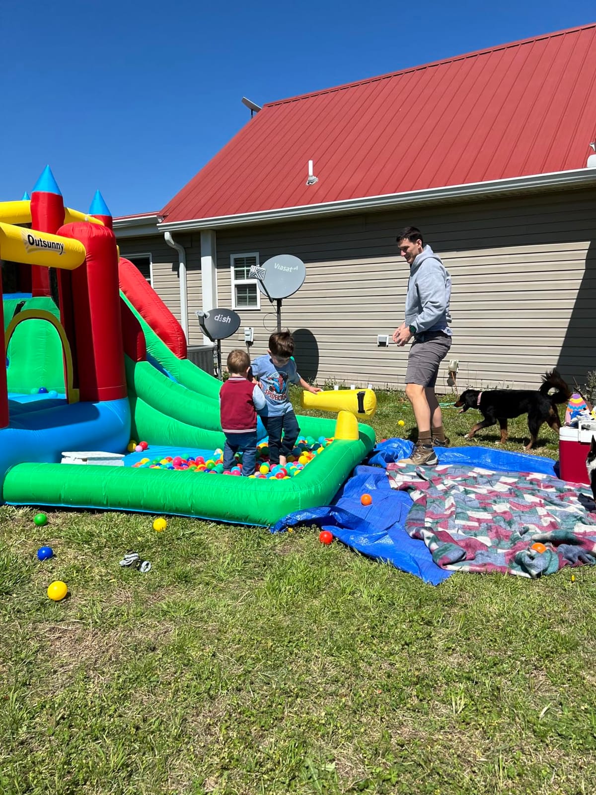 Outsunny 6-in-1 Kids Bounce House Inflatable Water Slide with Pool, Water Cannon, Climbing Wall, Inflator Included, Jumping Castle Kids Backyard Activity Outdoor Water Play Toy customer photo 1