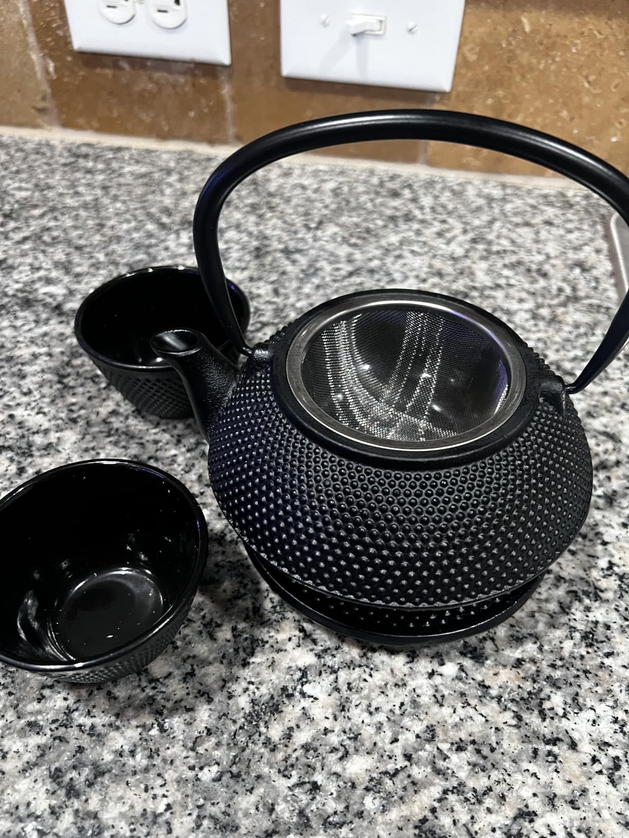 Velaze Cast Iron Teapot Set with Infuser, Japanese Style, 2 Cups, 700ML, 23oz | Heat Preservation with Trivet, Fully Enameled Interior, Beautiful Hammered Design customer photo 1