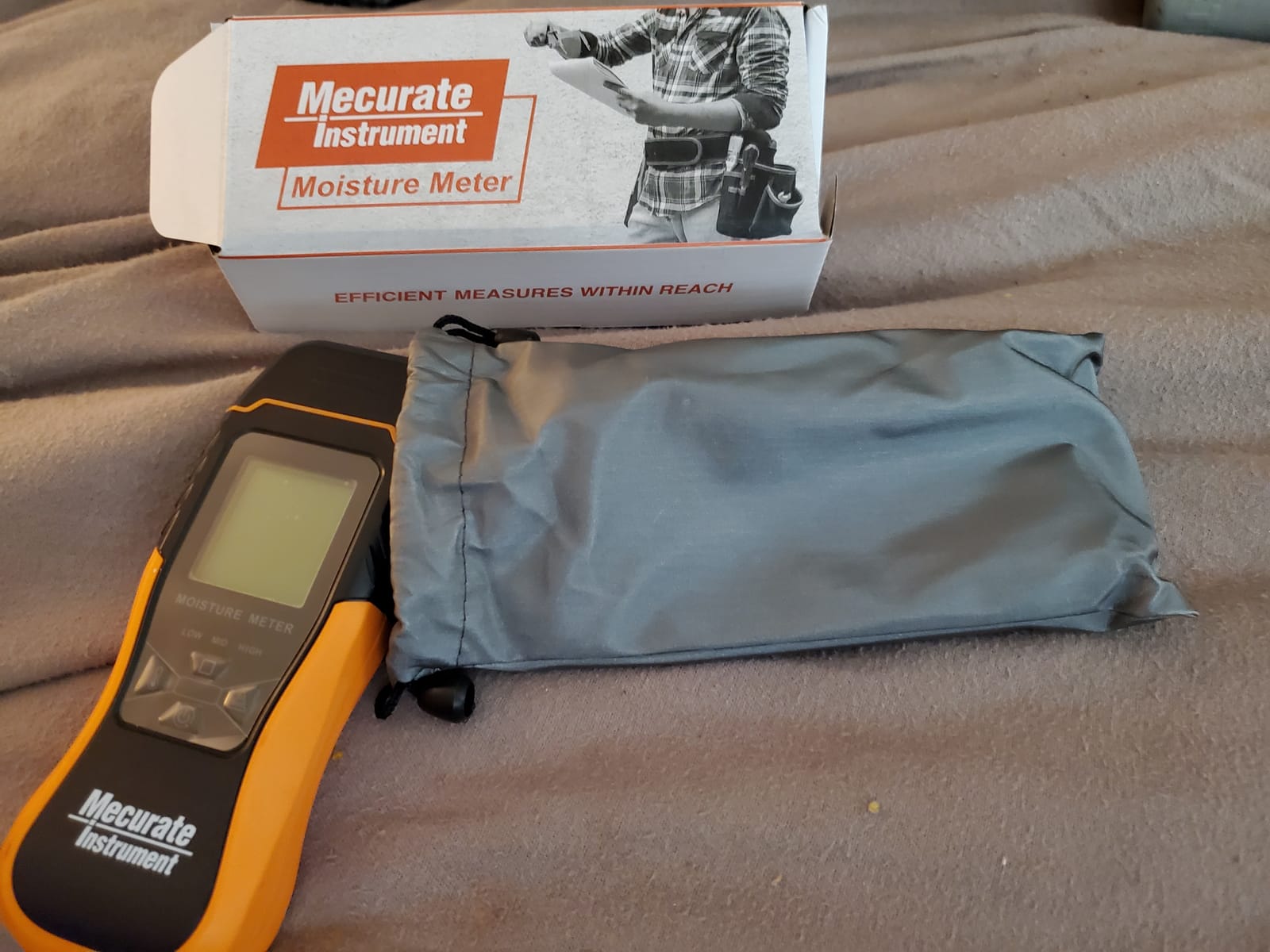 Mecurate Digital Pin Type Wood Moisture Meter with 3 Colored Indicators, Moisture Detector 2 Mode 8 Calibration Large Backlit for Wood, Wall, Firewall (Orange) customer photo 1