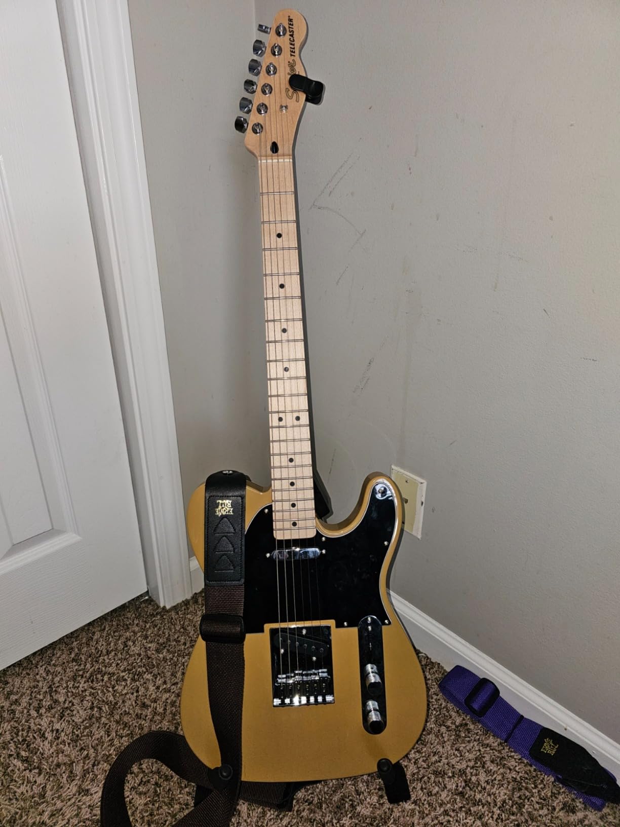 Squier Affinity Series Telecaster Electric Guitar, with 2-Year Warranty, Butterscotch Blonde, Maple Fingerboard customer photo 1