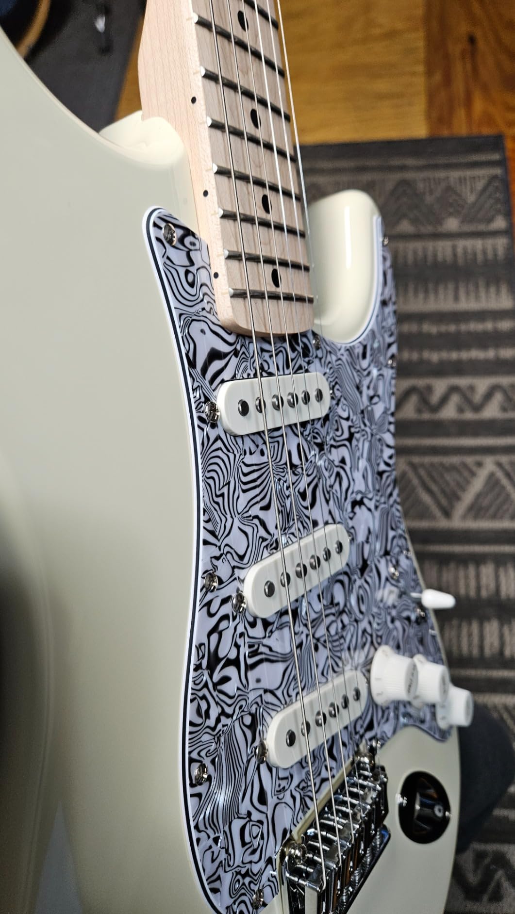 Fender Squier Series Affinity Stratocaster Electric Guitar, Olympic White customer photo 1