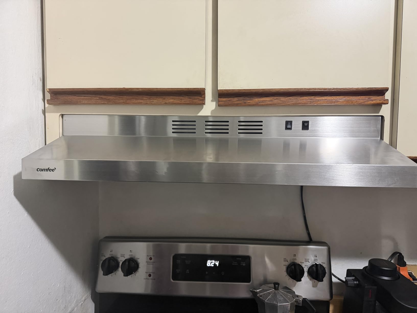 COMFEE' Range Hood 30 Inch Under Cabinet 200 CFM Ducted/Ductless | Durable Stainless Steel Slim Design with 2-Speed Exhaust Fan, 2 Washable Reusable filters, for Condos and Apartments customer photo 1