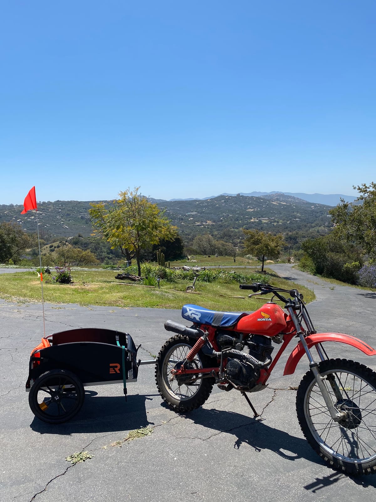 Retrospec Rover Hauler Bike Cargo Trailer - Foldable Frame with Weather-Resistant Fabric & 80lb Capacity - Universal Bike Trailer for 20-29in Wheels - Includes Safety Flag & D-Ring Anchors customer photo 2