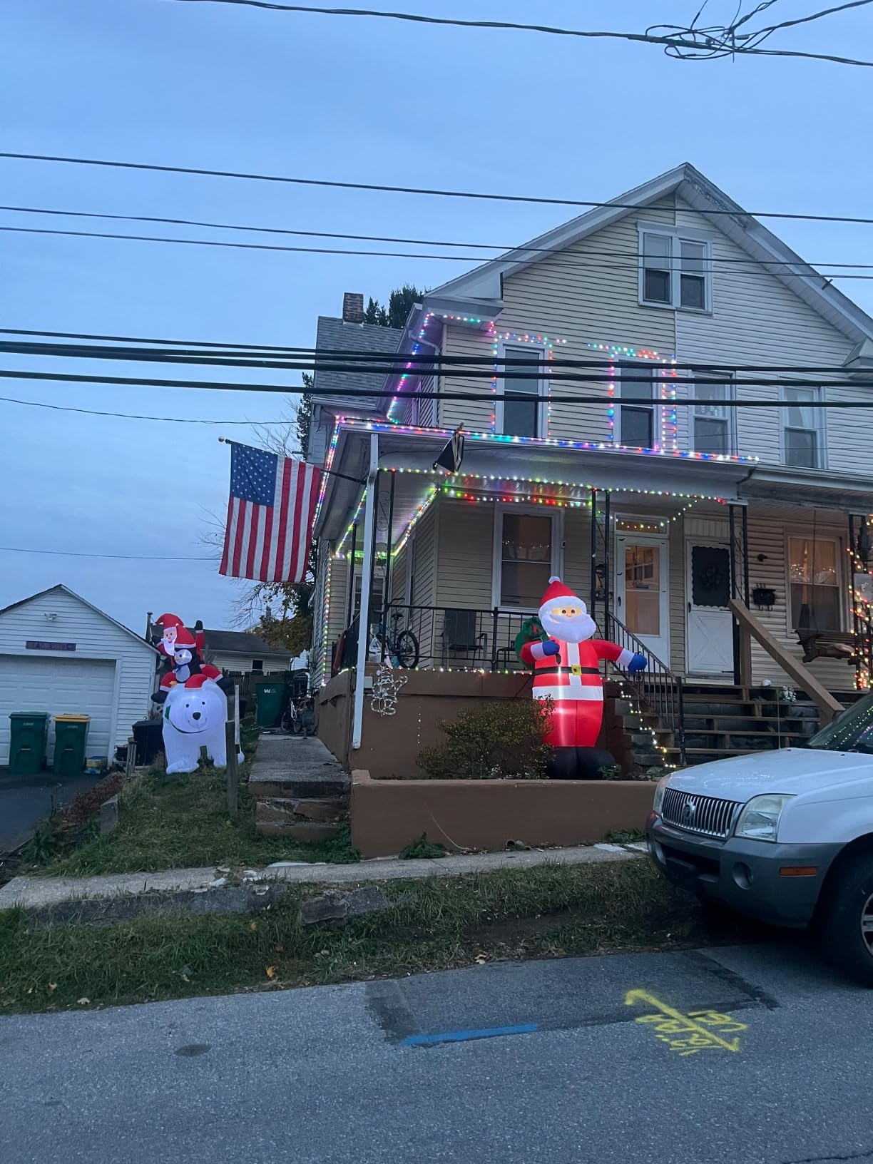 8 FT Christmas Inflatables Santa Claus Outdoor Decorations, Blow Up Santa Claus with Gifts Bag, Big Santa Carrying Presents Sack, Built-in LED Light, Xmas Outside Decor for Front Back Yard Garden Lawn customer photo 1