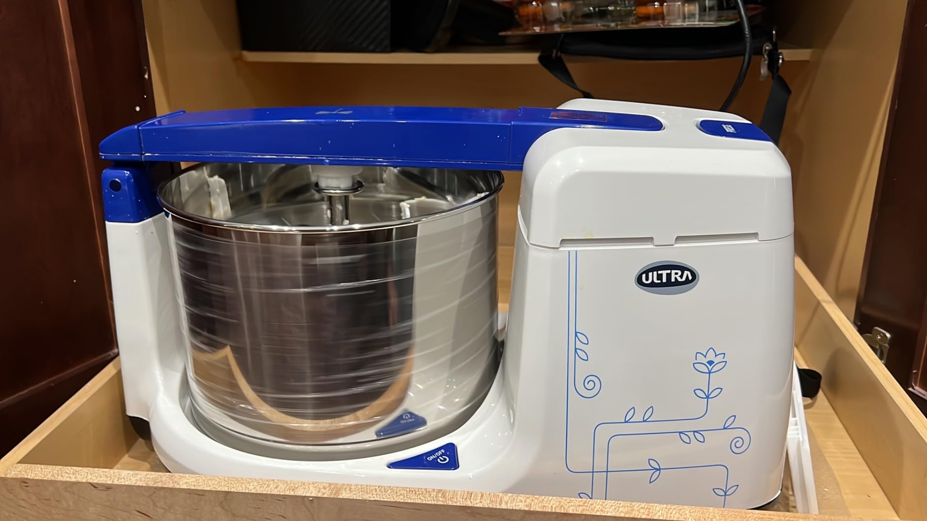 Elgi Ultra Bigg+ 2.5 Liter Table Top Wet Grinder | With Atta Kneader 110 Volt For USA & Canada, Blue customer photo 1