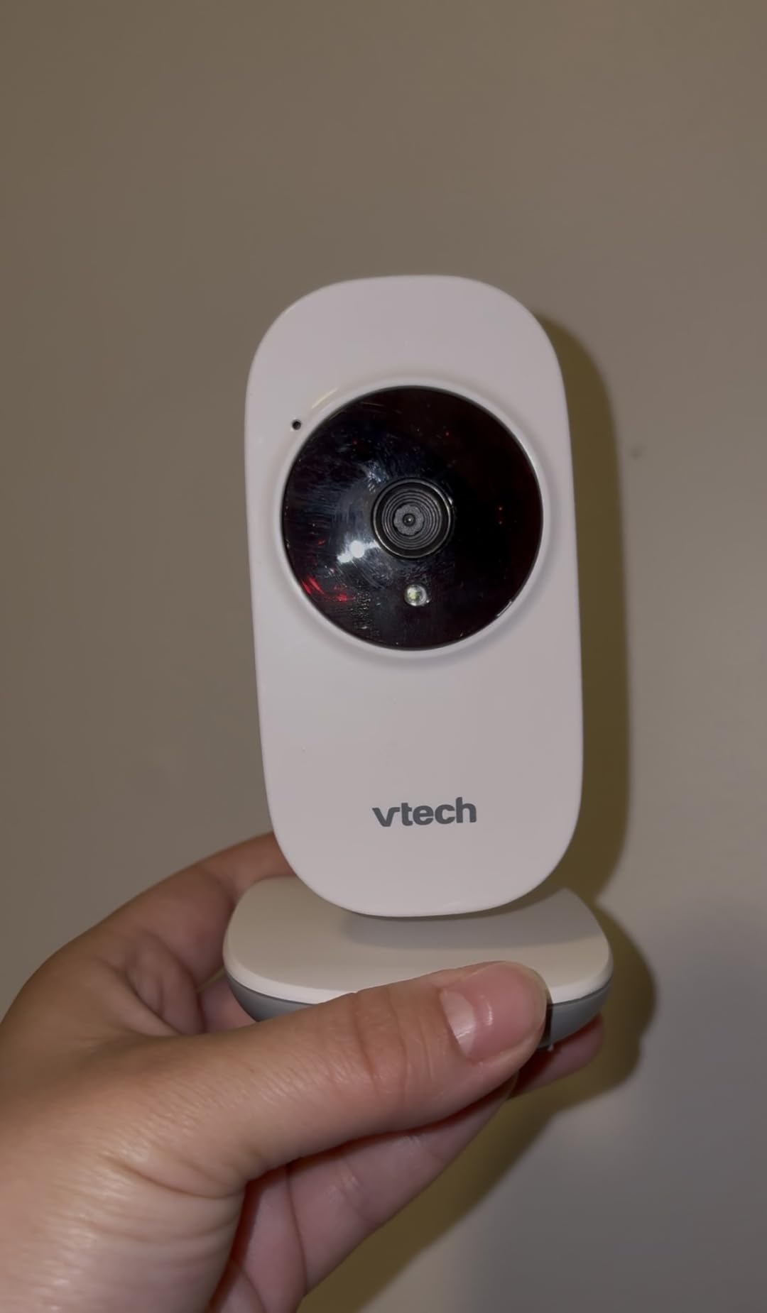 VTech Baby Monitor No WiFi with 2 Cameras – 19-Hour Battery, Patrol Mode for Twins & Two Rooms, 1000ft Range, Auto Night Vision, Two-Way Talk, Temperature Sensor | VM819-2 customer photo 1