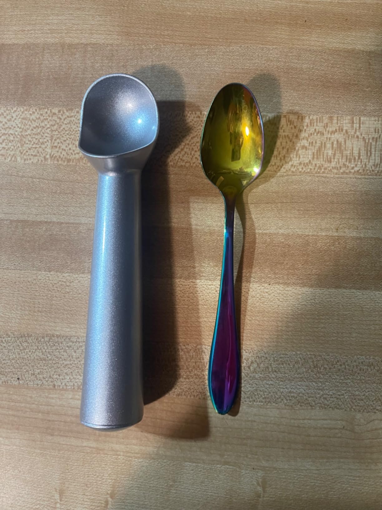 Ice Cream Scoop,7 inches Nonstick Anti-Freeze One Piece Aluminum Scooper Spoon, Heavy Duty Durable Design, Easy Clean, for Gelato, Cookie Dough, Sorbet, Almond (Silver) customer photo 1