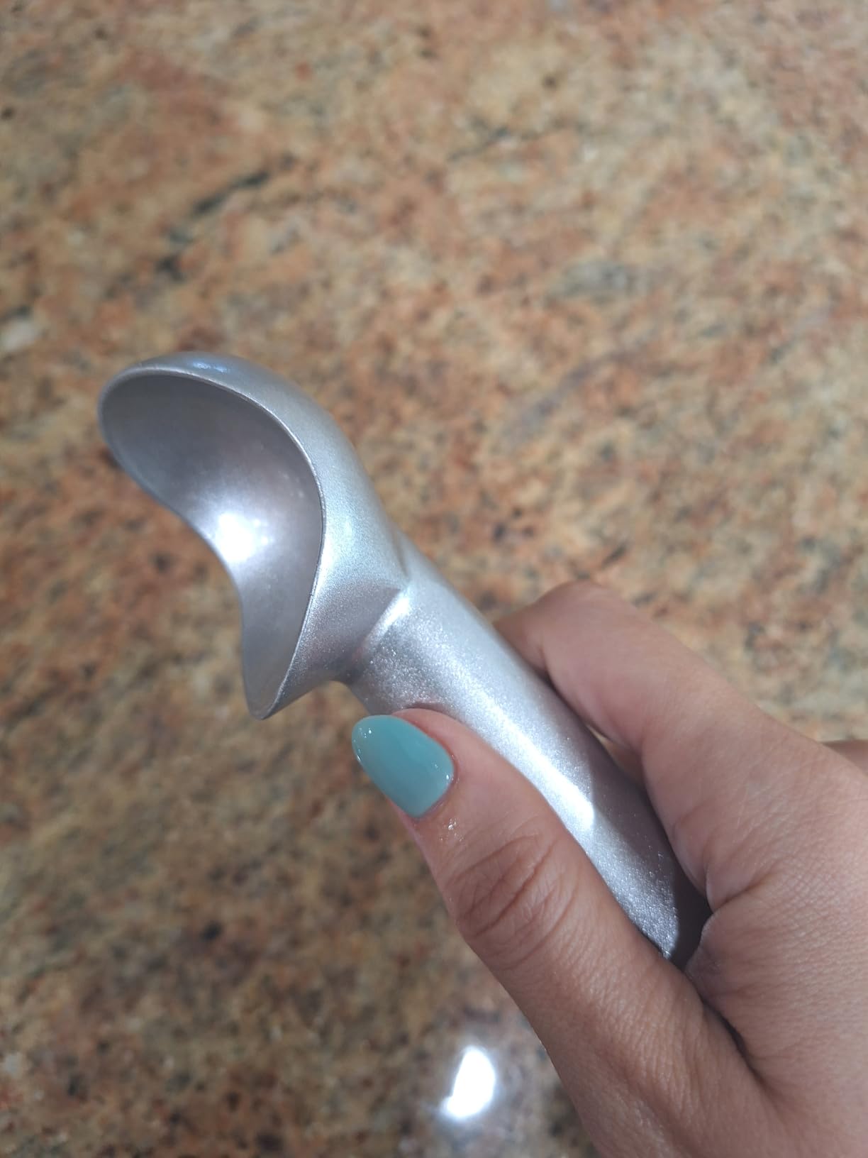 Ice Cream Scoop,7 inches Nonstick Anti-Freeze One Piece Aluminum Scooper Spoon, Heavy Duty Durable Design, Easy Clean, for Gelato, Cookie Dough, Sorbet, Almond (Silver) customer photo 2