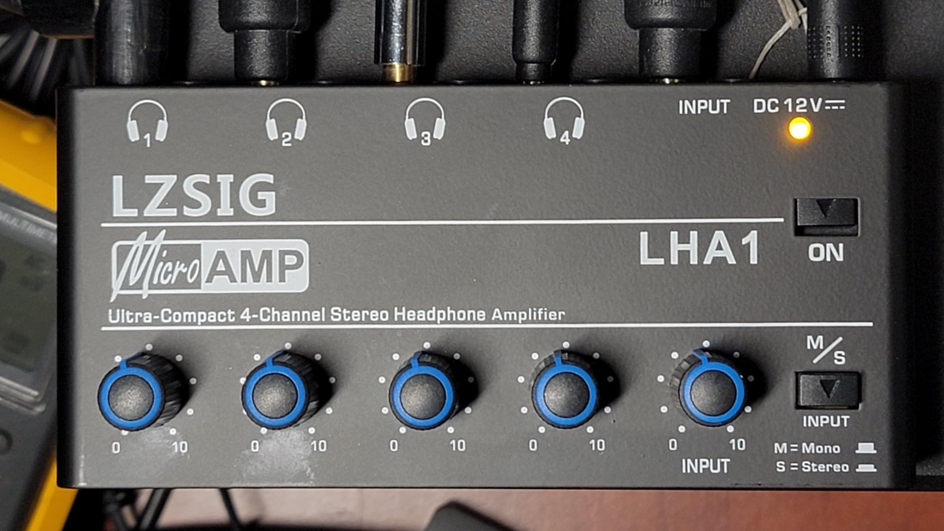 LZSIG Headphone Amplifier with Bass Boost, 4 Channel, 1‑IN 4 OUT, 12V customer photo 2