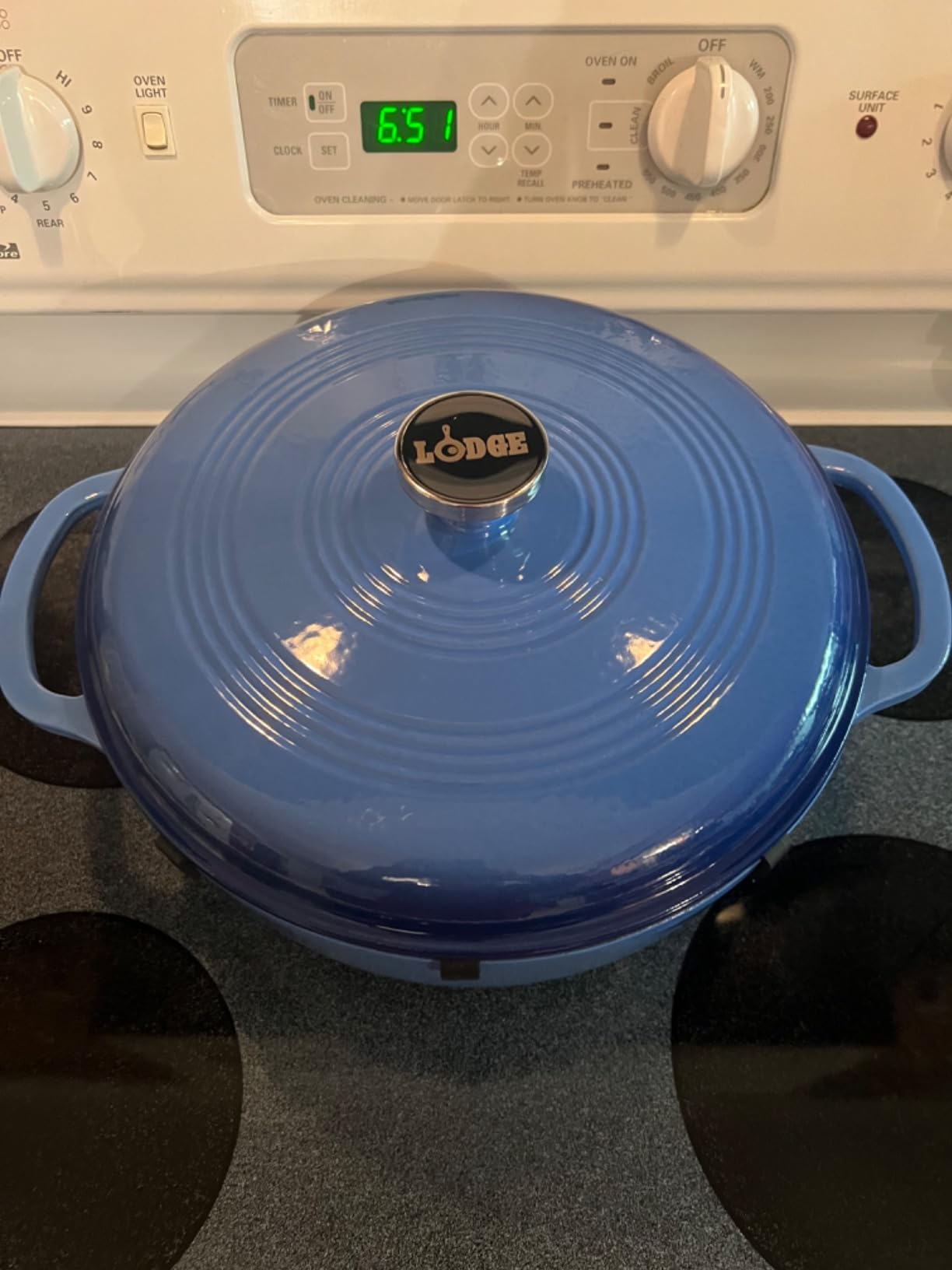 Lodge Essential Enamel Cast Iron Dutch Oven, 7.5 Quart, Storm Blue customer photo 2