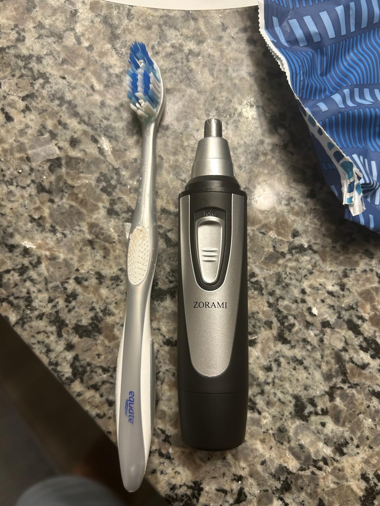 Ear and Nose Hair Trimmer Clipper - 2026 Professional Painless Eyebrow & Facial Hair Trimmer for Men Women,Battery-Operated Trimmer with IPX7 Waterproof,Dual Edge Blades for Easy Cleansing Black customer photo 2