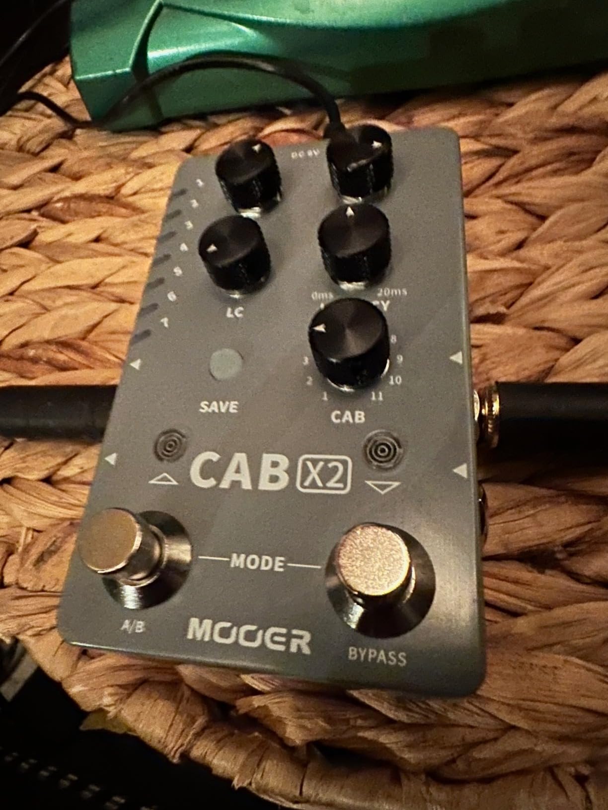 MOOER R7 X2 Stereo Multi Reverb Pedal from Classic Reverb to Modern Ambient customer photo 2