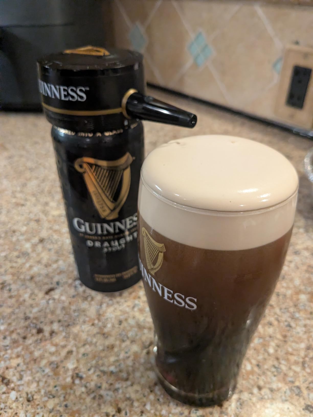 Guinness Draught Nitrosurge Device, Stout Beer, Perfect Pub Pour at Home, Rich Smooth Head & Sweetness of Malt Balanced with Hops, Cans Sold Separately, Device Only, Black customer photo 2
