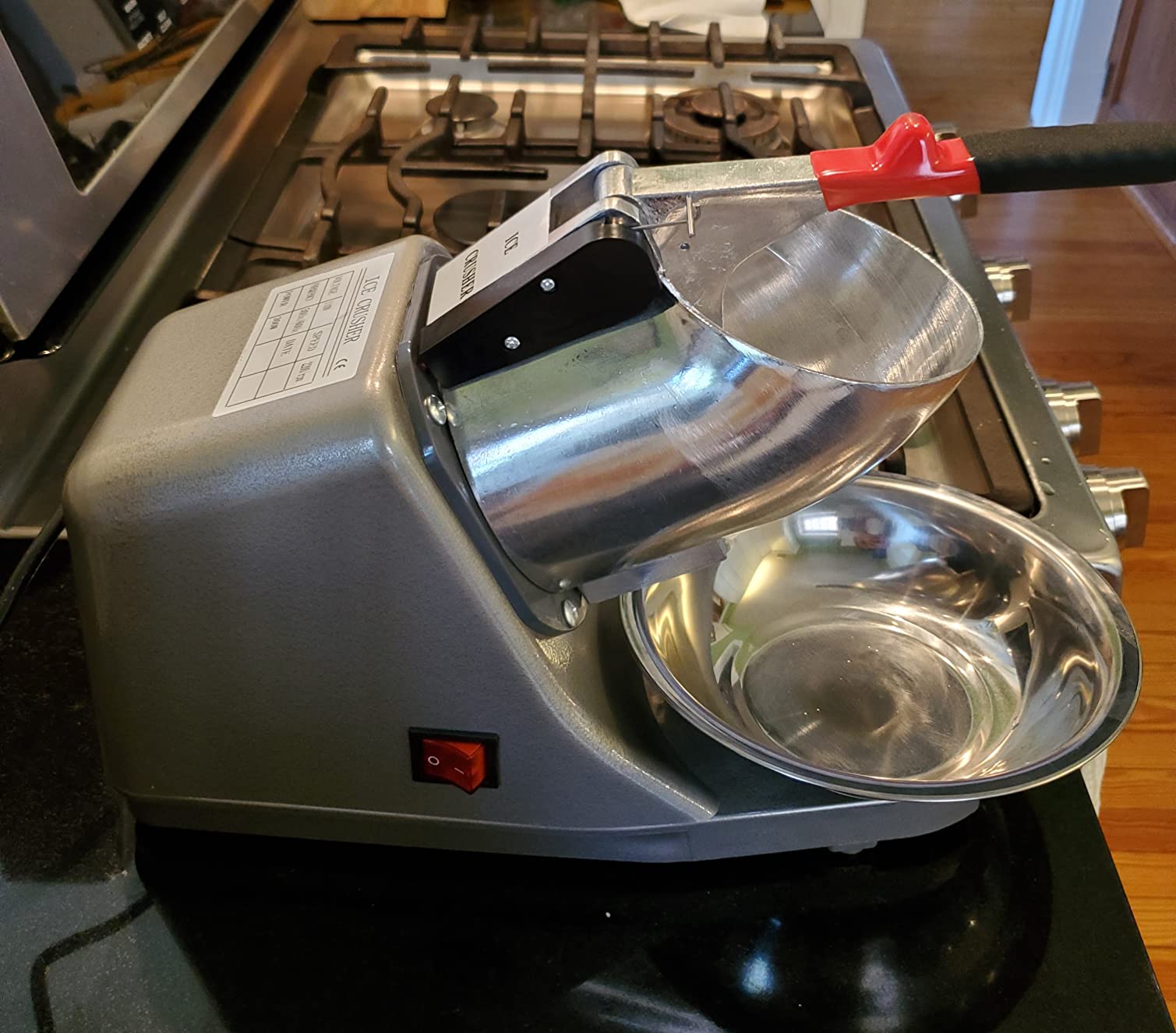 Reespring Snow Cone Machine Shaved Ice Machine Ice Crusher with 4 Blades Kitchen Electric for Shaved Ice and Snow Cone (300W 2000r/min) Comes with a Free Ice Pick,Ice Cube Tray, 6 Syrup dispensers customer photo 1