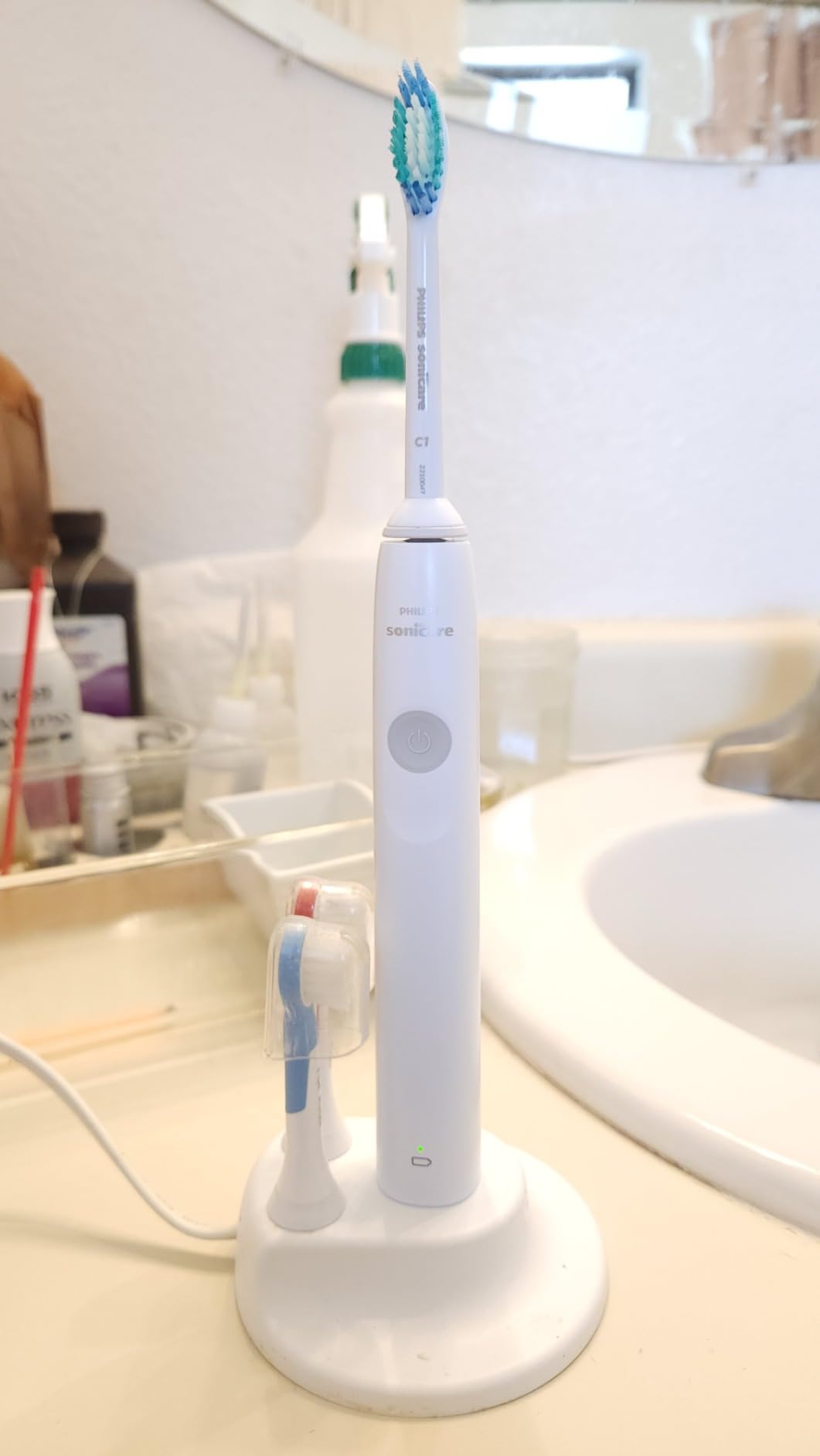 PHILIPS Sonicare 1100 Rechargeable Electric Toothbrush, 1 Brush Head, White customer photo 1