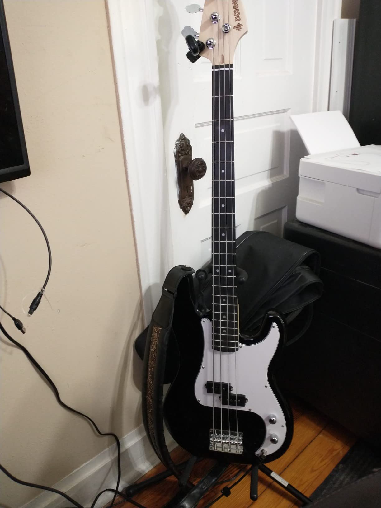 Donner Electric Bass 4 Strings Full-Size Guitar Kit PJ-Style (Red) | Standard Bass Electric Bass for Adults with Free Online Lesson, Gig Bag Guitar Strap and Guitar Cable Included, DPJ-100 customer photo 1