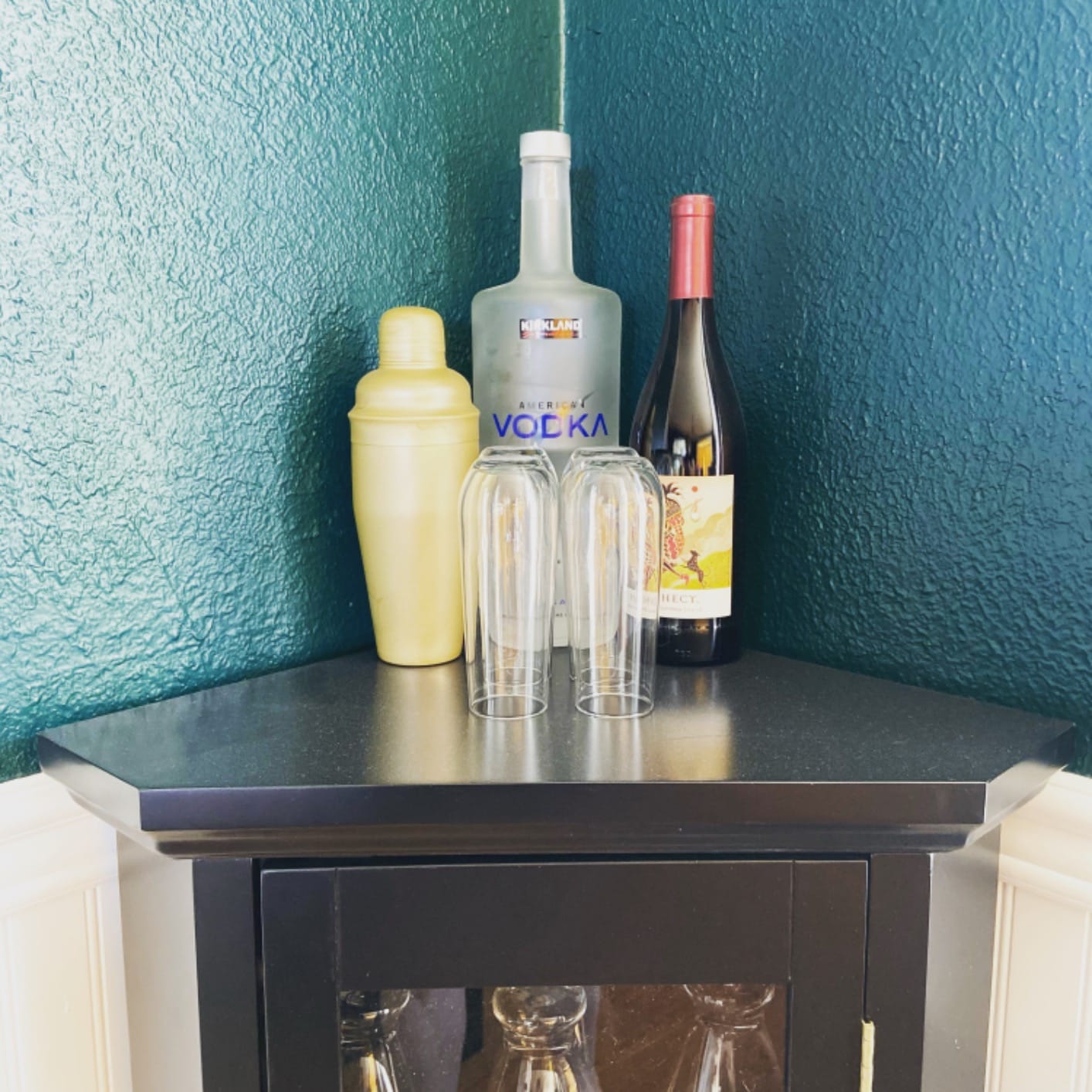 Kings Brand Corner Curio Display Cabinet w/Glass Door & Shelves, White | Glass Door Display – Showcases and Protects Collectibles, Décor, and Accent Pieces with a Clear Glass Door customer photo 1